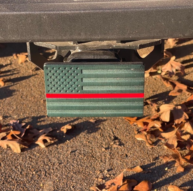 USA Flag Metal Trailer Hitch Cover with Anti-Rattle Hitch Pin Bolt Fits 2