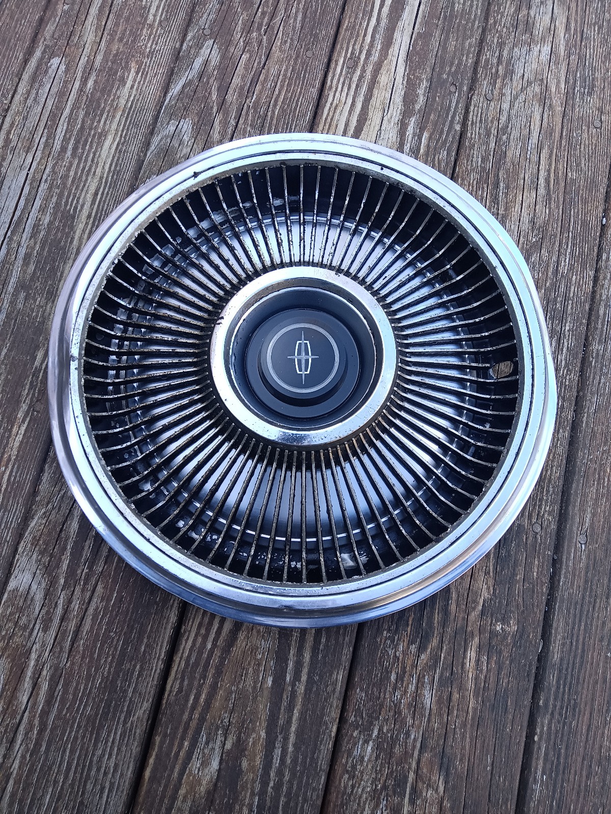 1970-1972 Lincoln Continental 15 Inch Hubacp