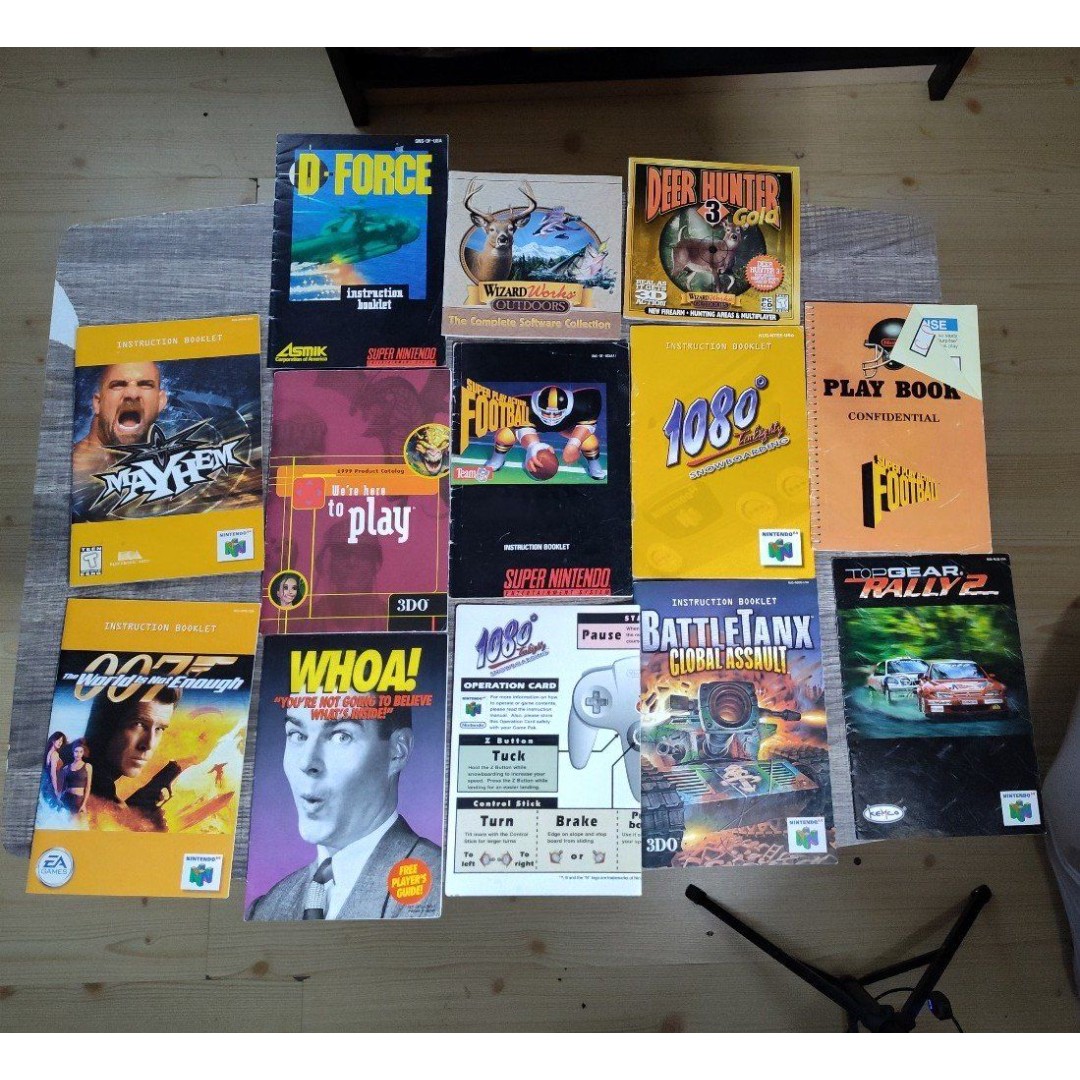 Lot of 11 nintendo manuals and 2 inserts