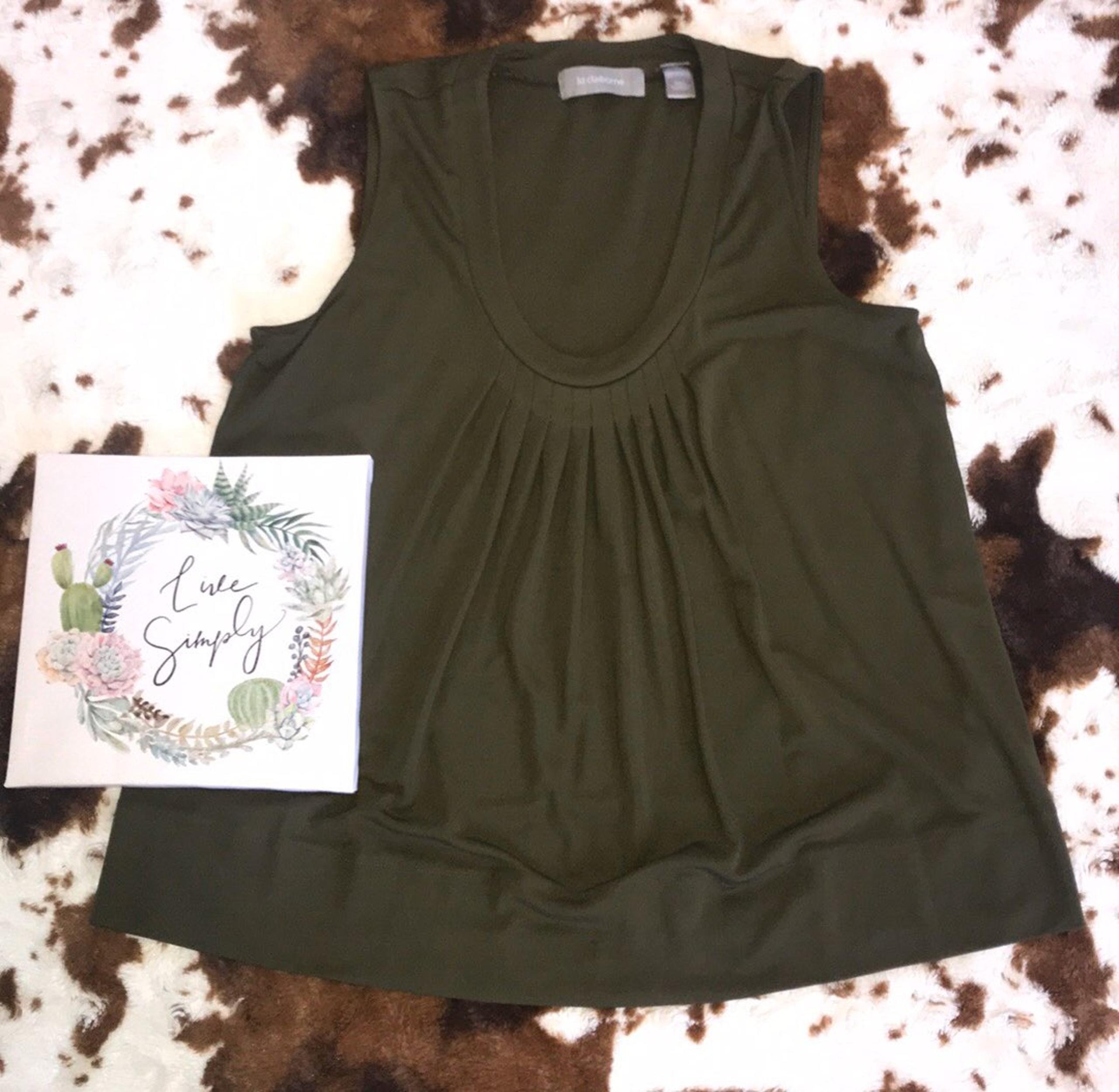 liz claiborne tank top | size large
