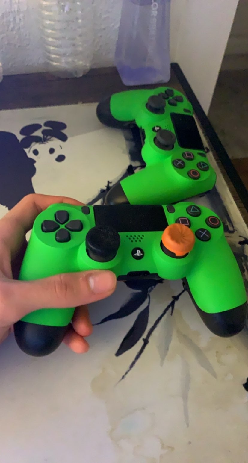 PS4 controller