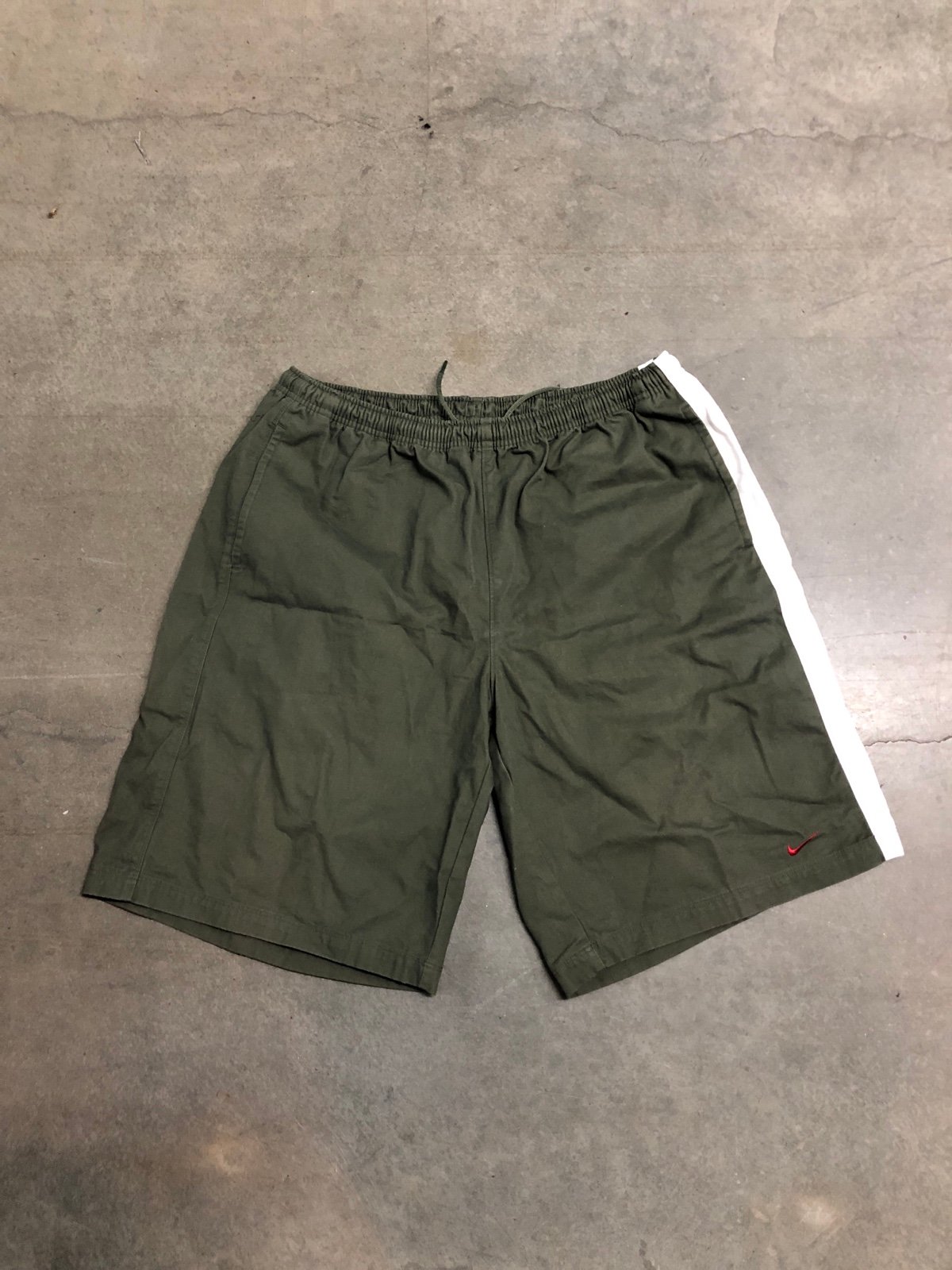 Vintage Y2K Nike Swoosh Logo Cotton Canvas Shorts Men’s 2XL Olive Green