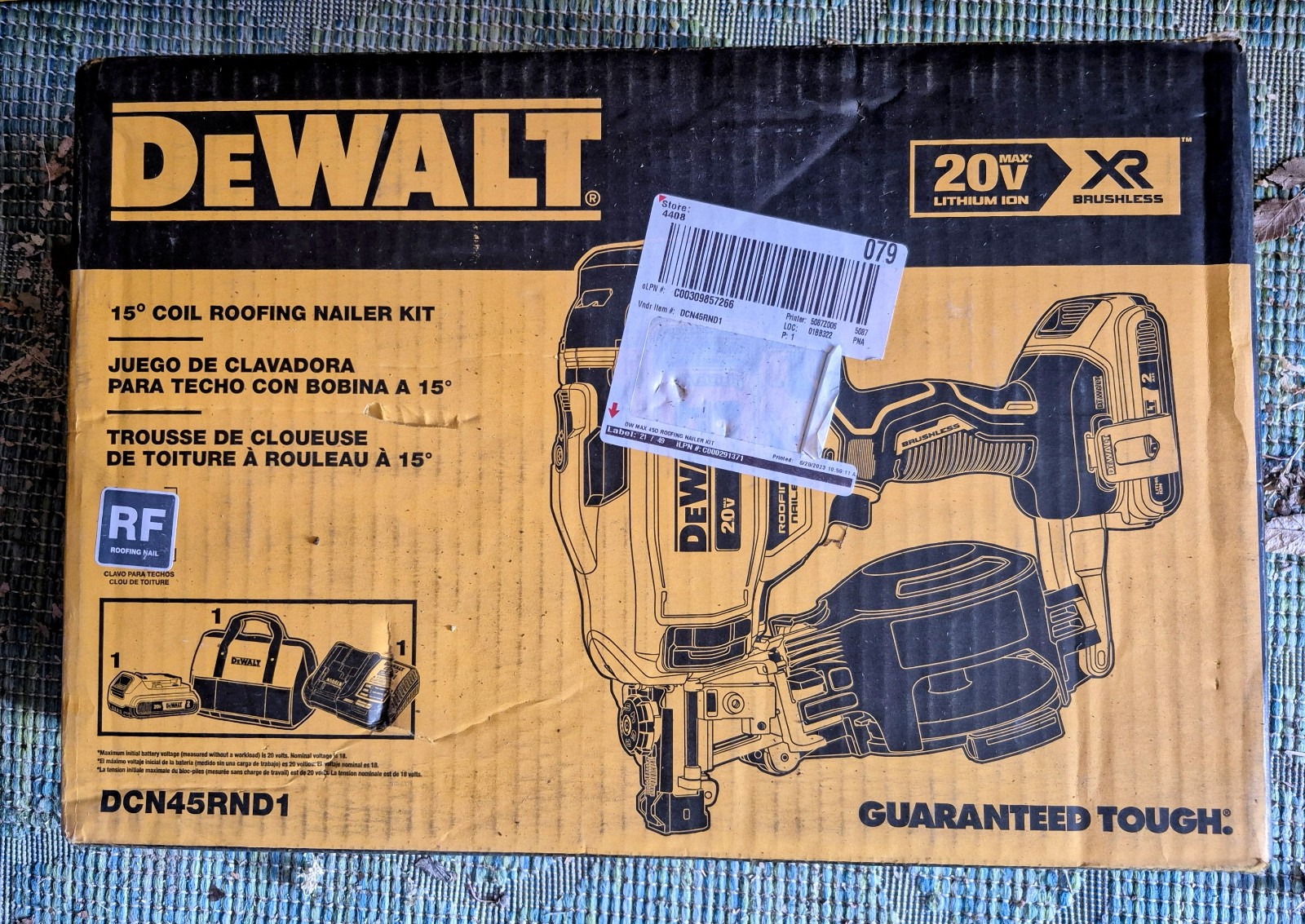Dewalt 20V 15 degree Coil Roofing Nail Gun Kit