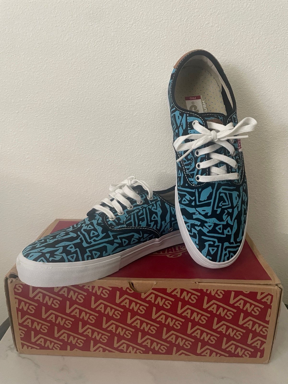 Van Chima Ferguson pro tribal black blue size 11