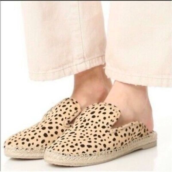 Dolce Vita leopard slides Size 7.5