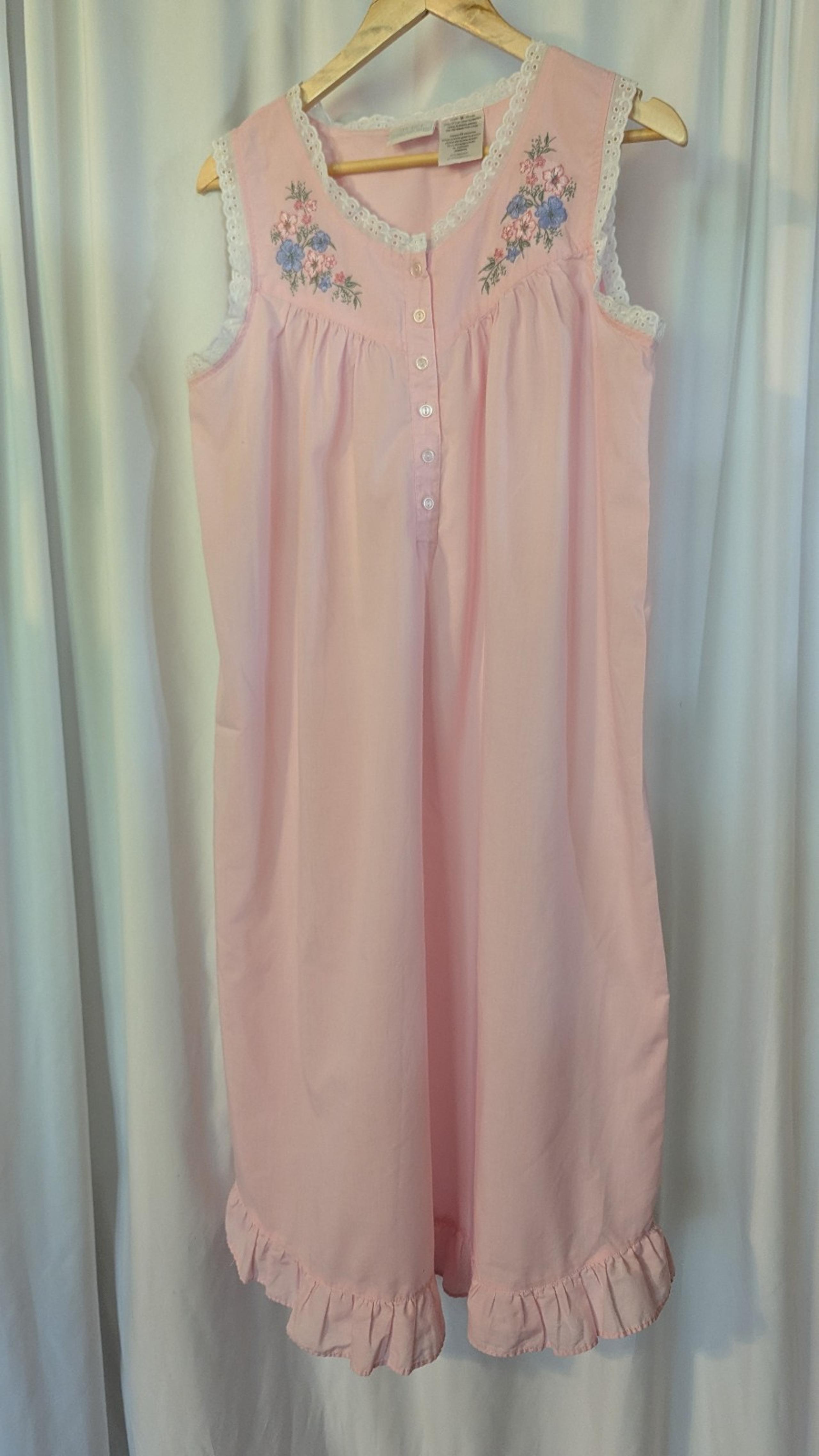 Secret Treasures Women's Nightgown Gown Size Medium Pink with Lace