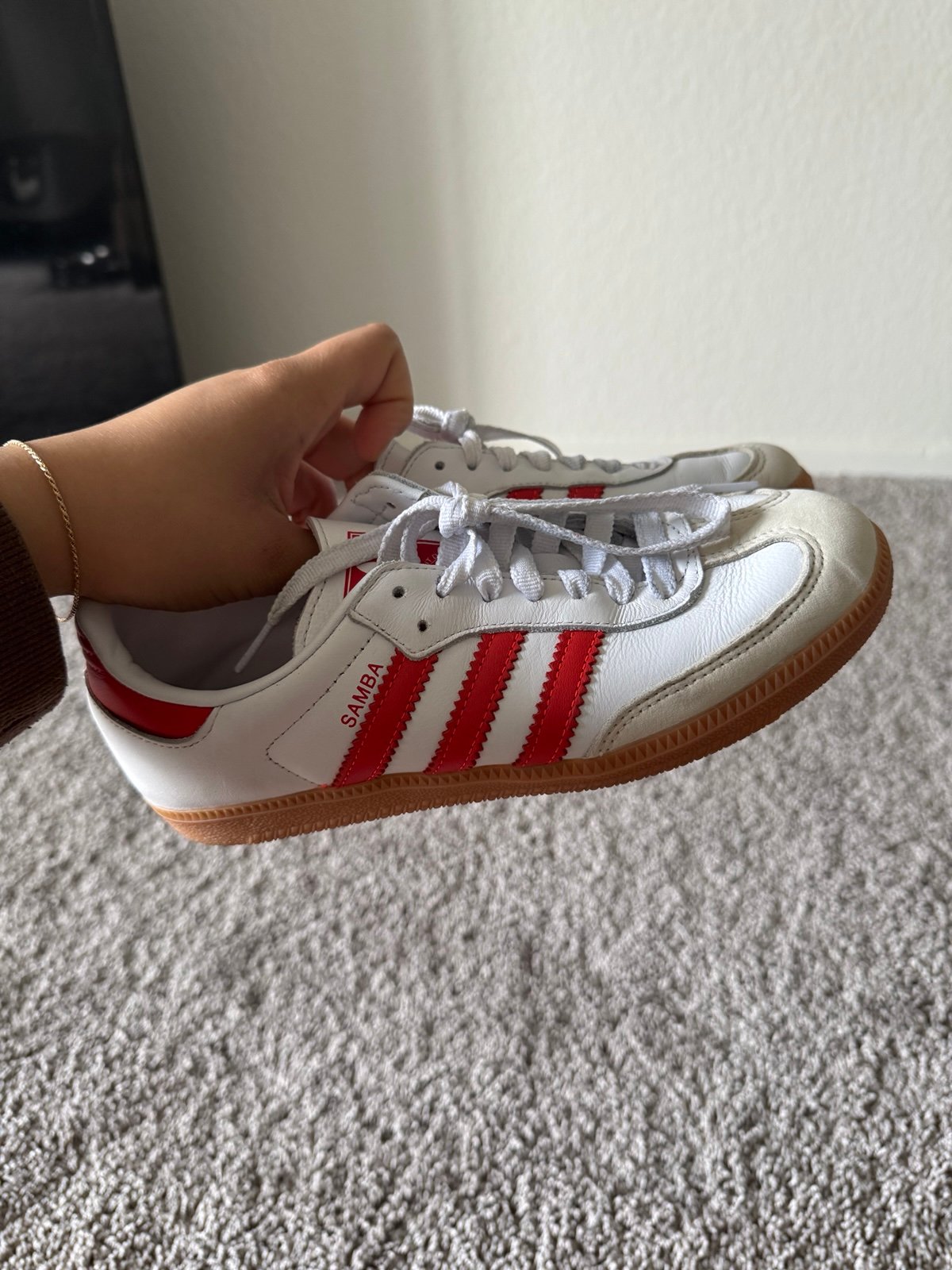 [ADIDAS] Samba OG Cloud White.Solar Red ★おしゃれさん★ Adidas Samba OG in cloud white and solar red