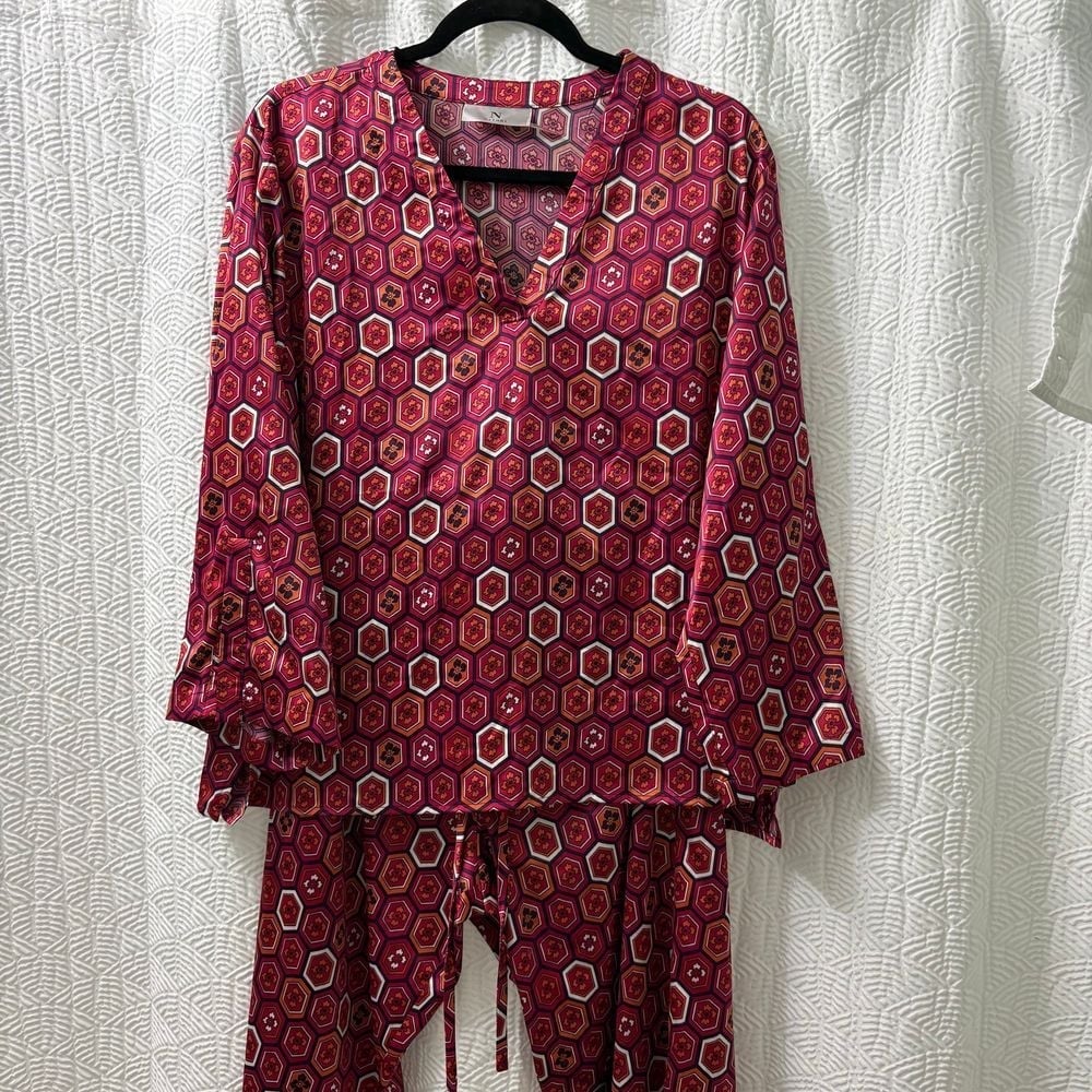 N by Natori Satin Geometric Print 3/4 Sleeve Coordinating Pajama Set NWOT