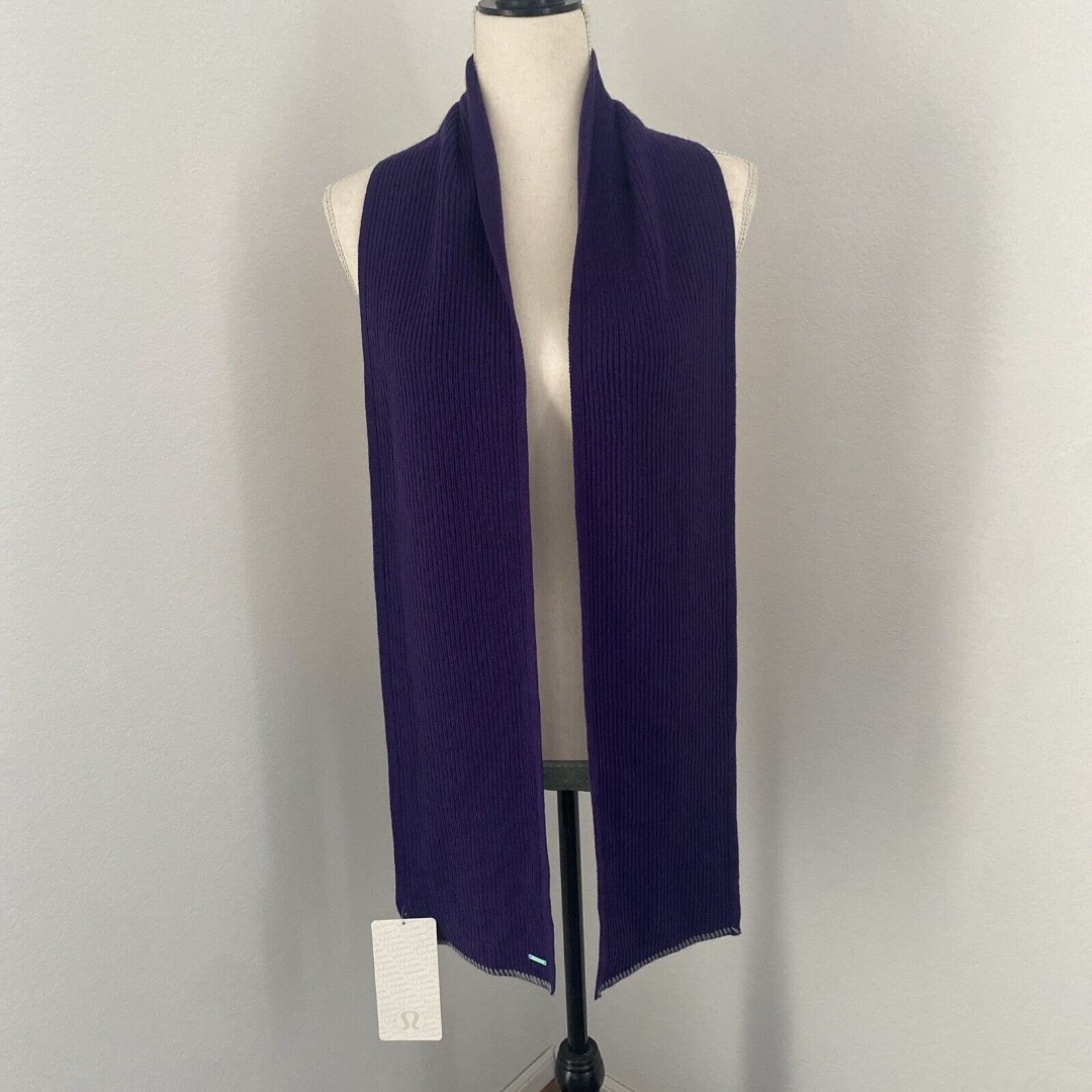 Lululemon Marvelous Merino Wool Scarf NWT Purple Ribbed Knit w Grey Stitching