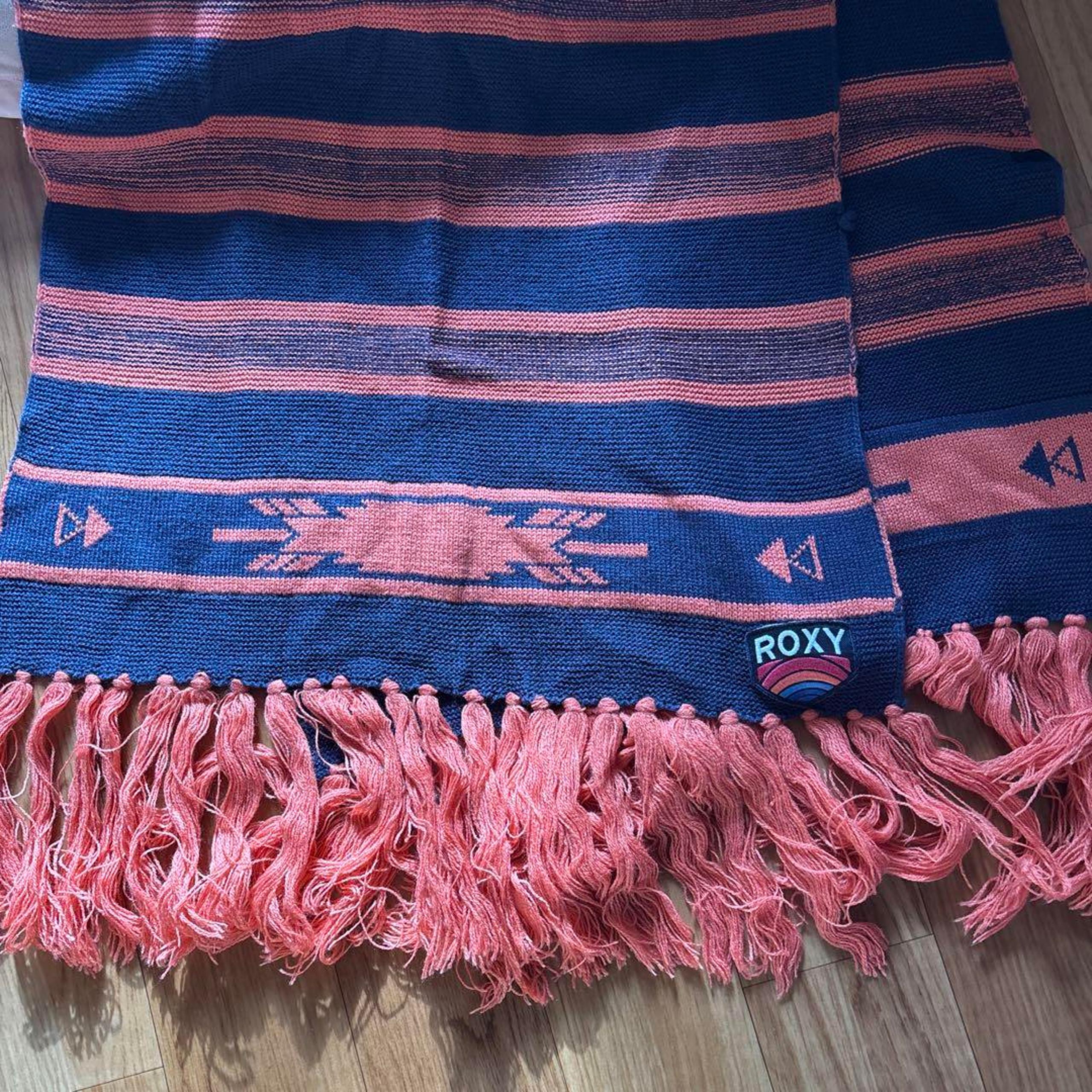 Roxy Scarf Navy x Salmon Pink