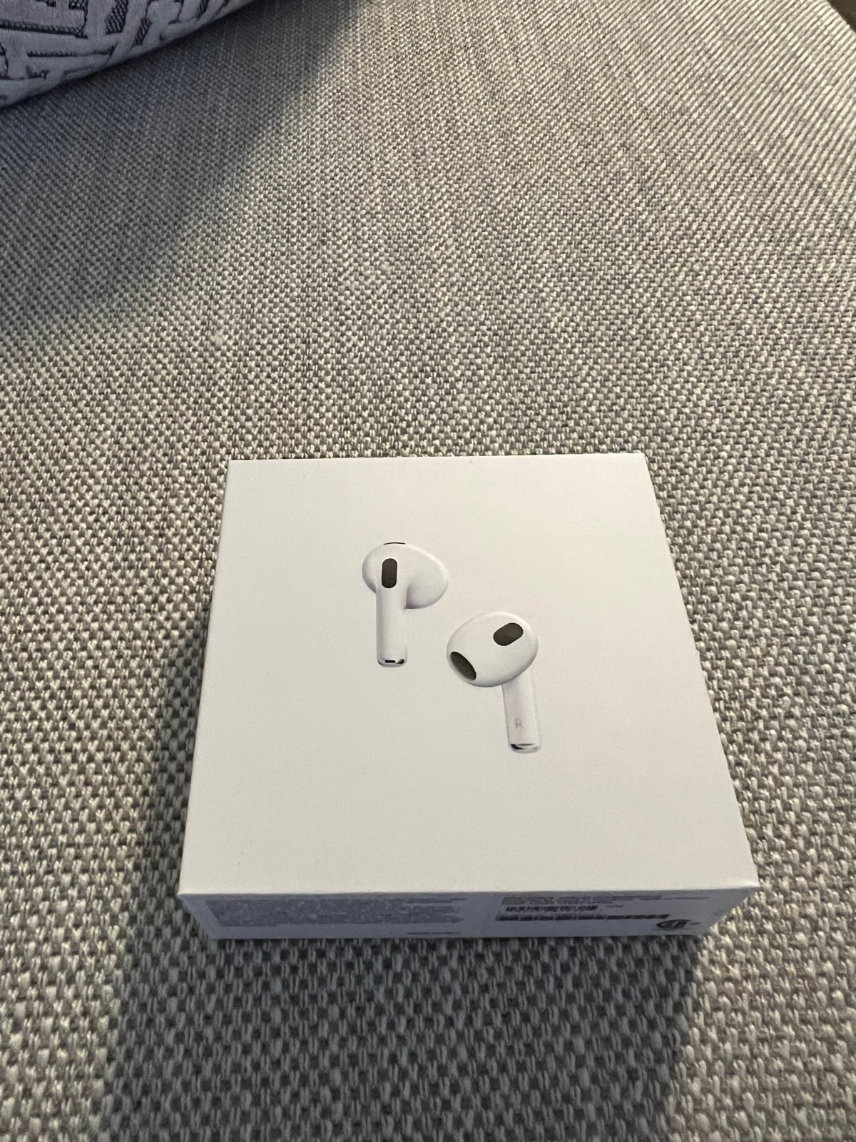 Apple airpods 3rd generation with mag safe charging case