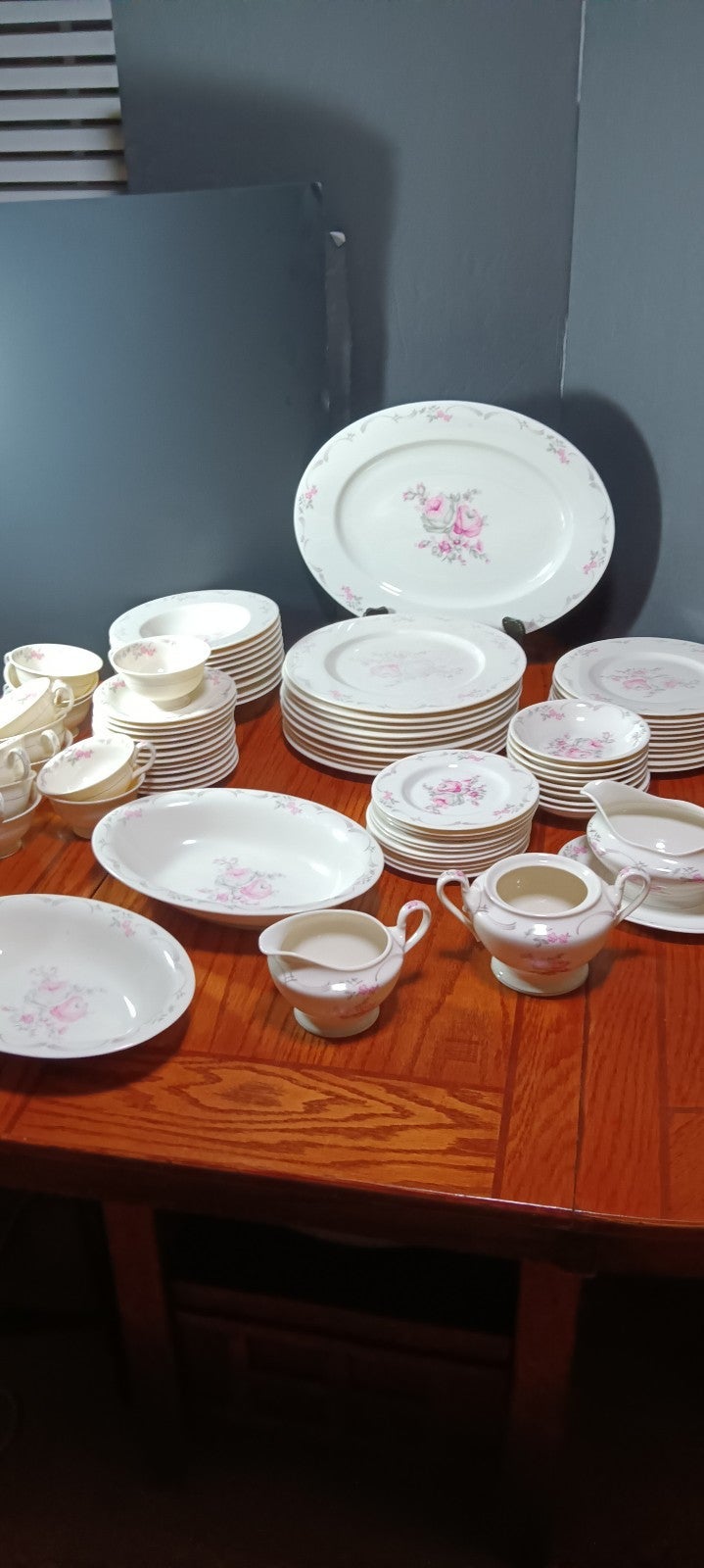 Castleton china Belrose 64 piece set