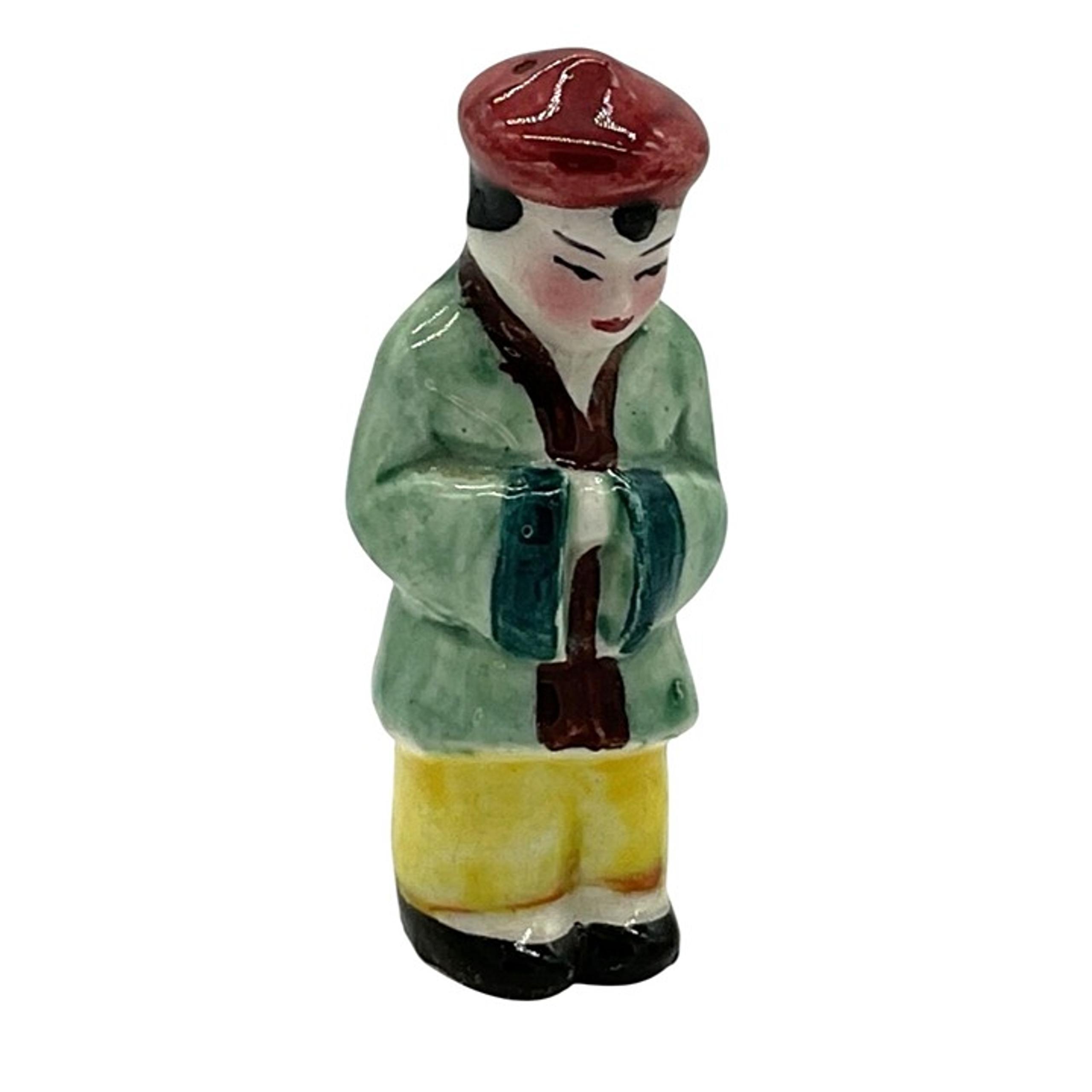 VINTAGE ASIAN MAN SALT OR PEPPER SHAKER REPLACEMENT CERAMIC HAND PAINTED JAPAN