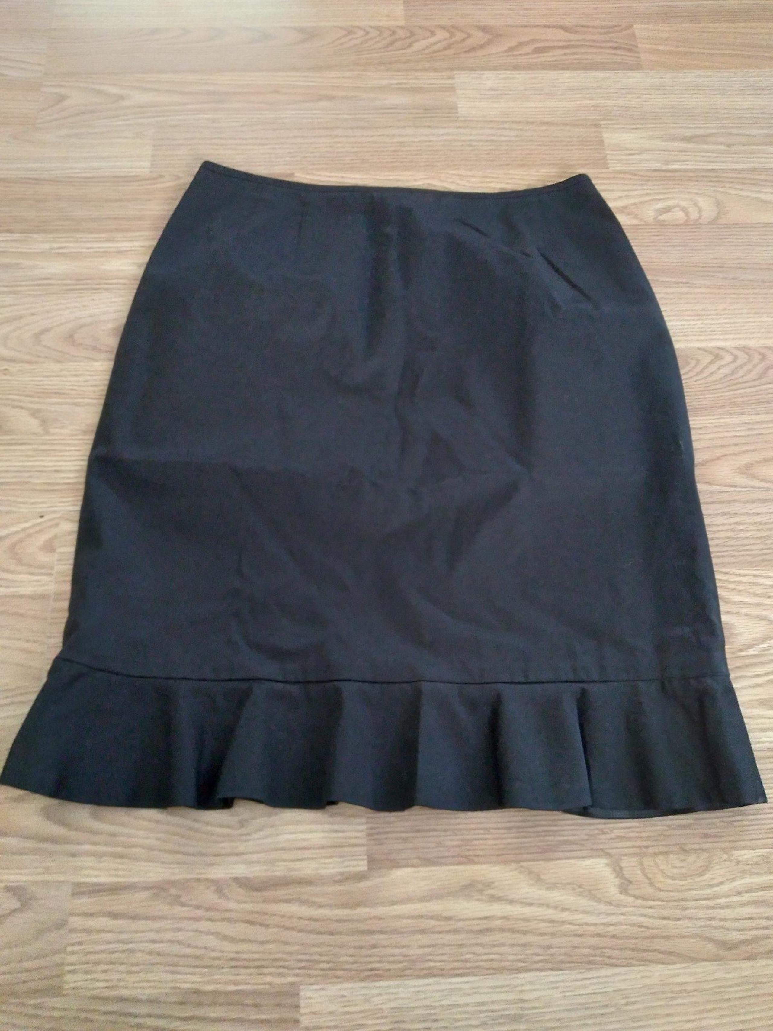 Le Suit Petite Black Career Skirt Size 8P