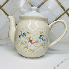 Vintage WBI 1988 Coffee Tea Pot Lid country ducks Farmhouse teapot 7” T X 9 W