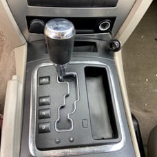 OEM 2005-2007 Jeep Grand Cherokee Laredo A/T Floor Shifter Assembly