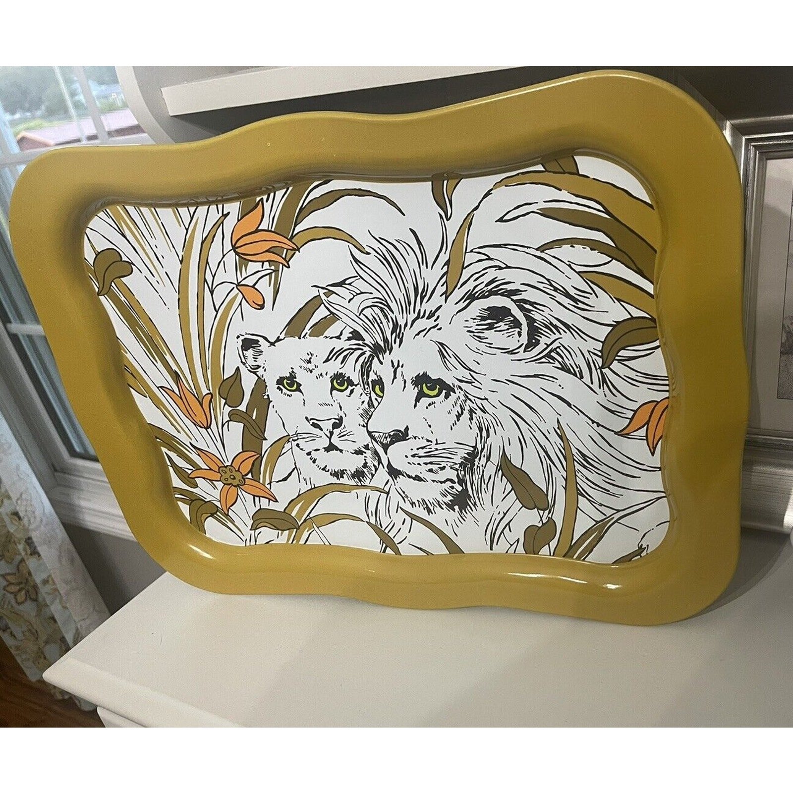 Mating Pair : WHITE LIONS : large METAL Serving TRAY vintage 1960s MCM Chic