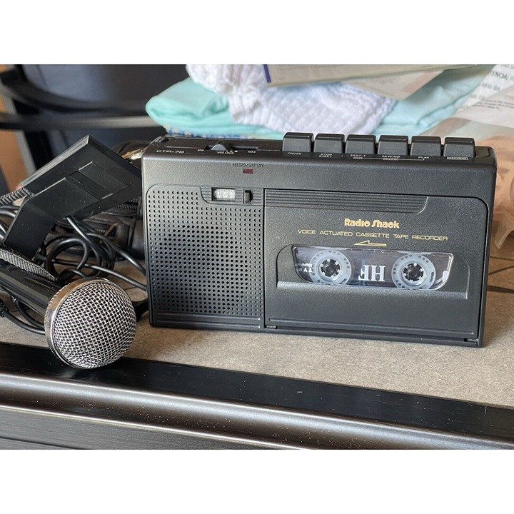 Radio Shack Voice Actuated Cassette Tape Recorder CTR-76 With Microphone And Ca