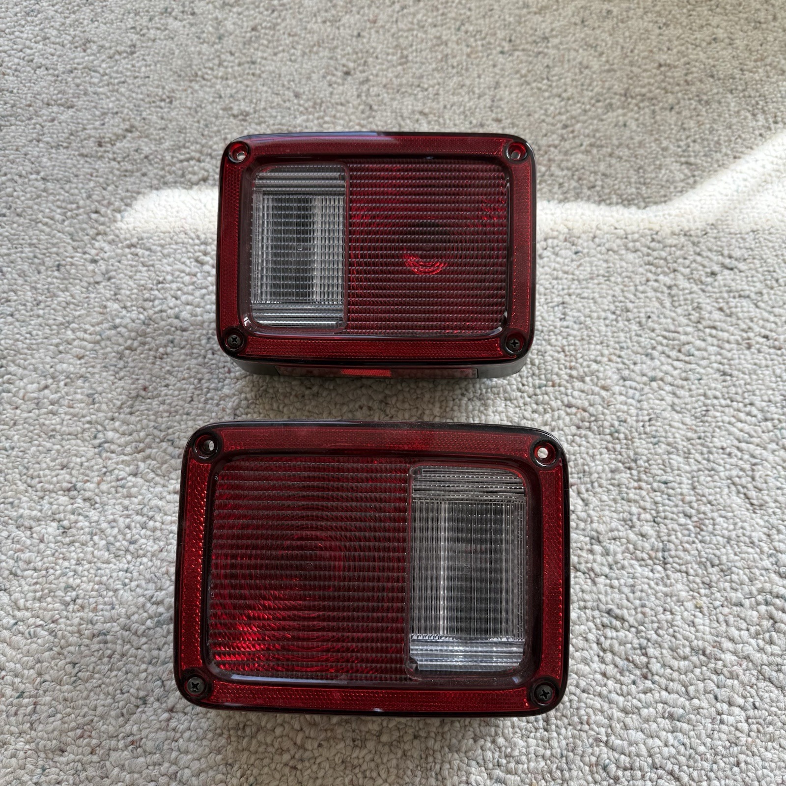 Pair Of Jeep Wrangler Tail Lights LH And RH 2007-2017 Used In Good Condition