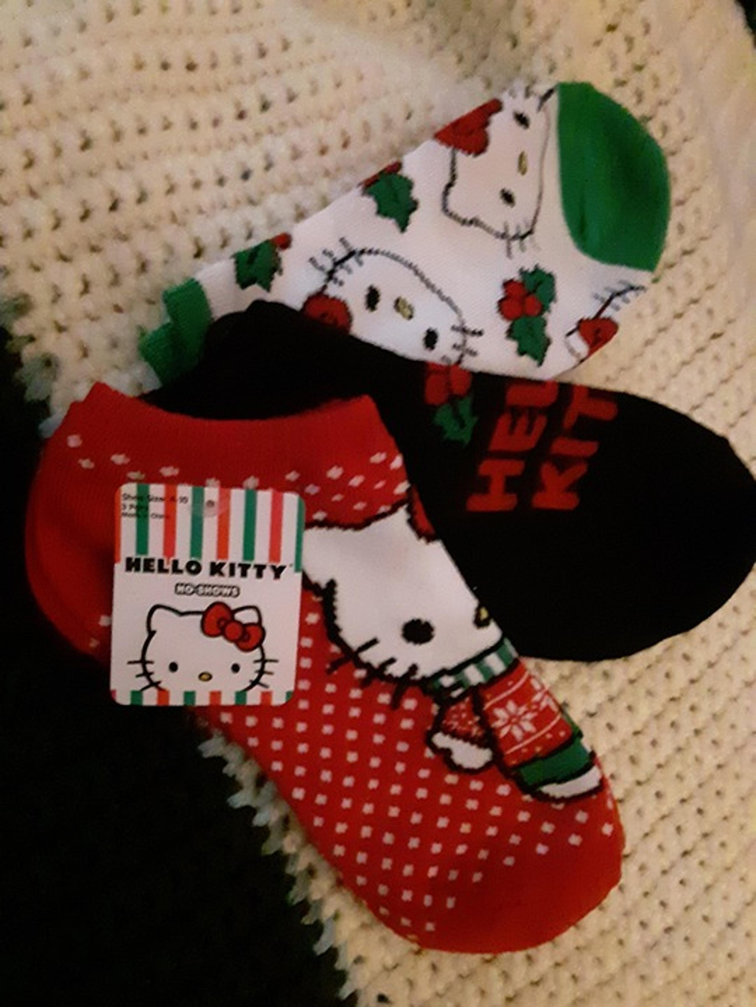 Hello Kitty No Show Christmas Socks (1 item/3 pair) Size 4-10