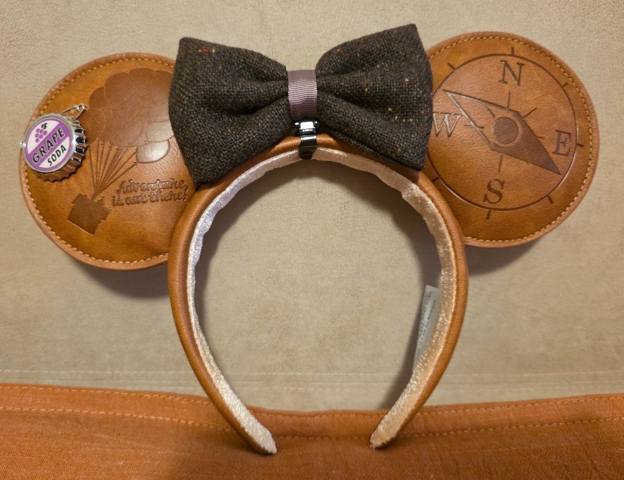 Disney Parks Up Minnie Mouse Ears with Removable Bow