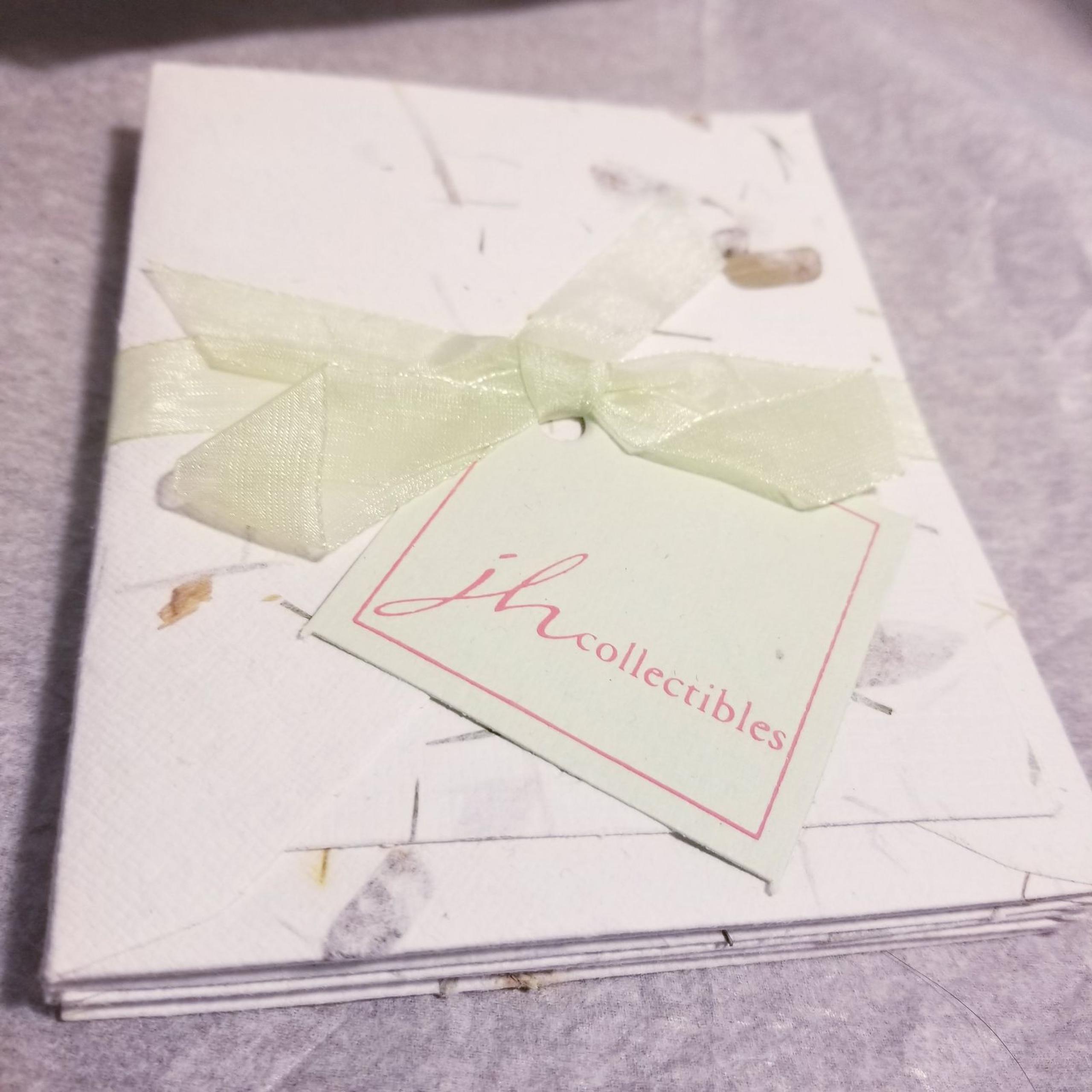 Petal paper blank cards set