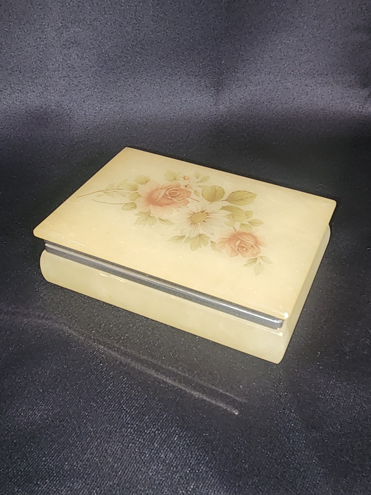 Himark Italian Alabaster trinket box