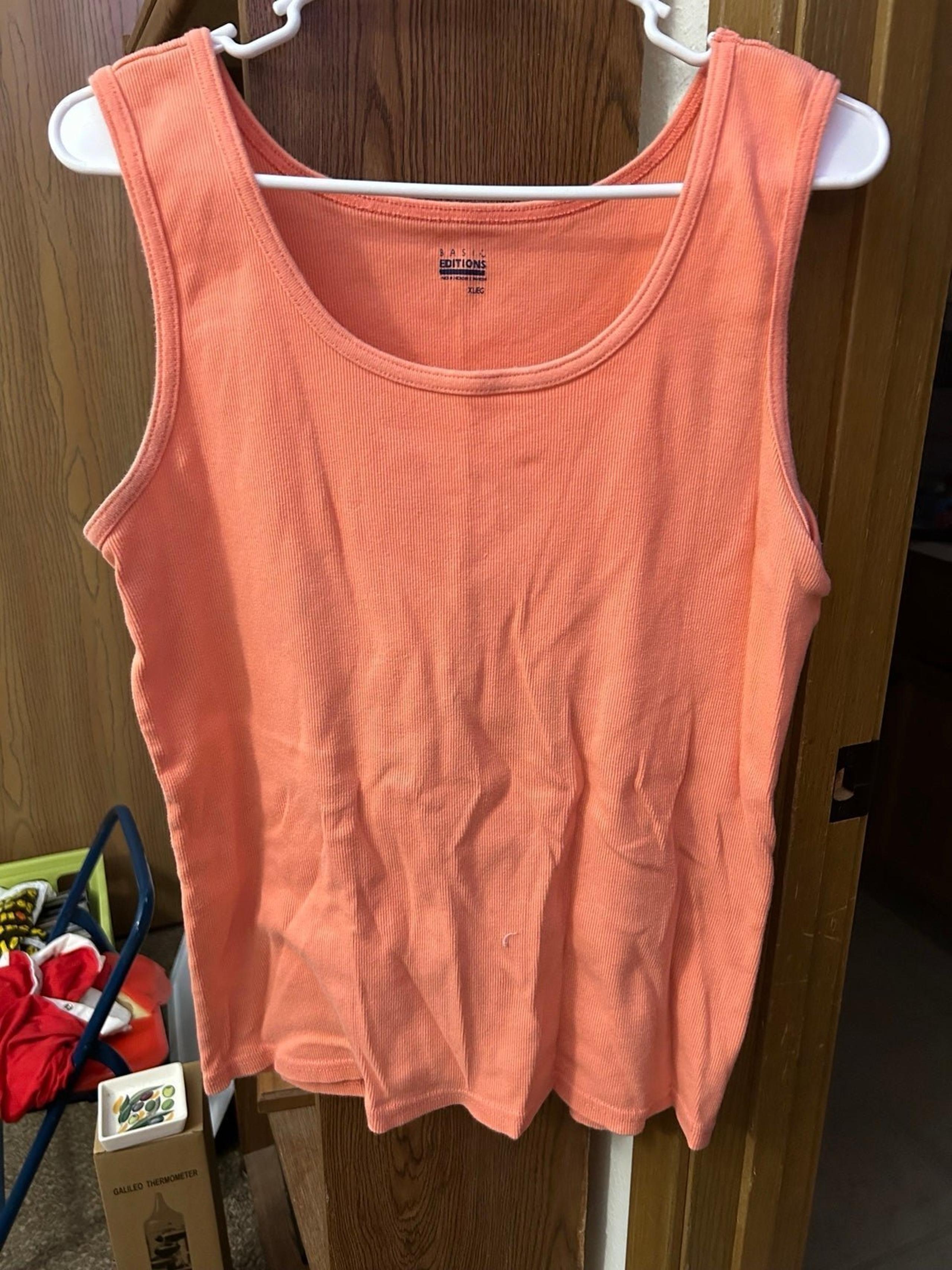 Women’s Basic Editions tank top. Pretty orange color. Gently worn.