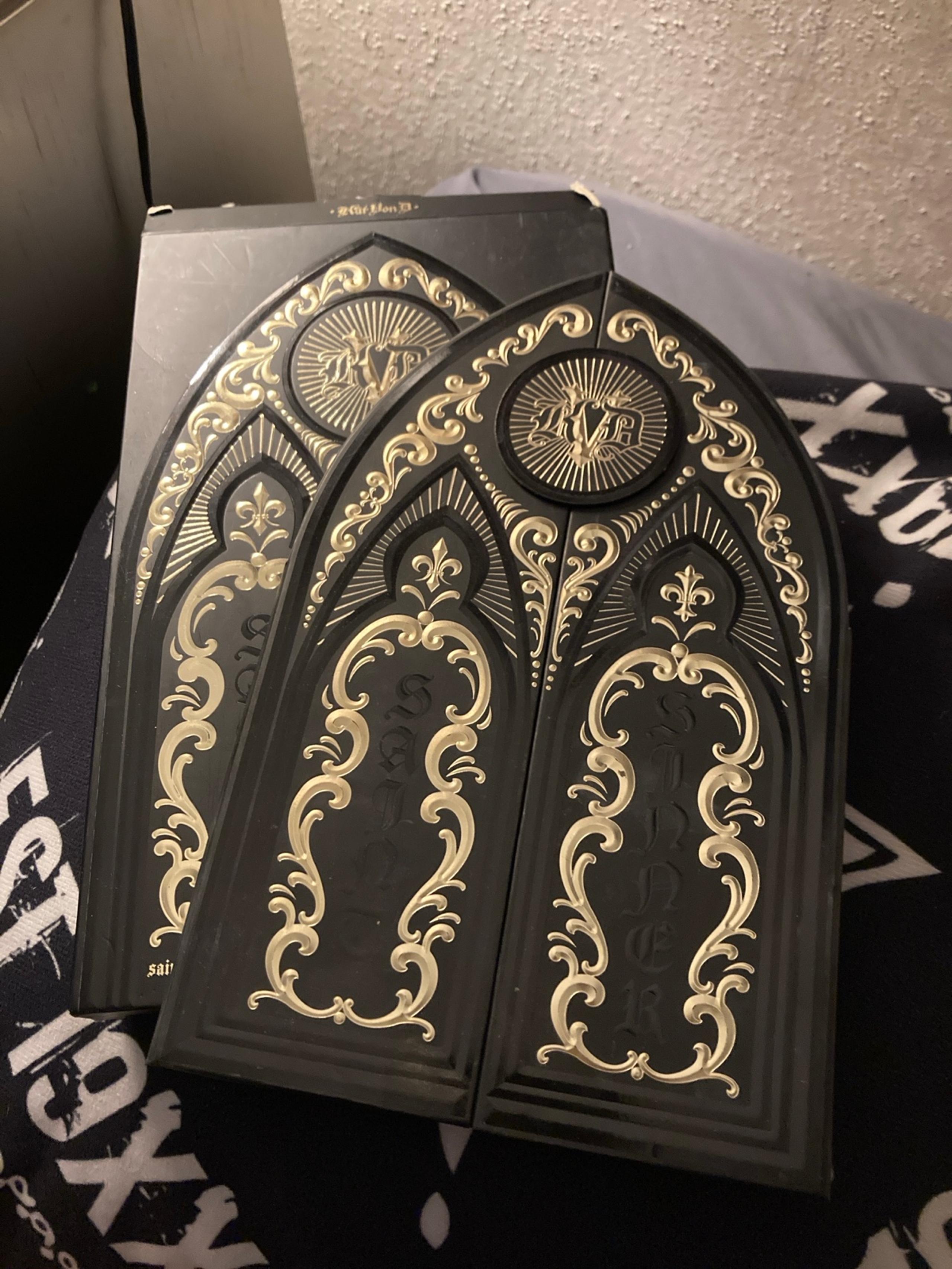 Kat Von D Saint and Sinner Eyeshadow Palette