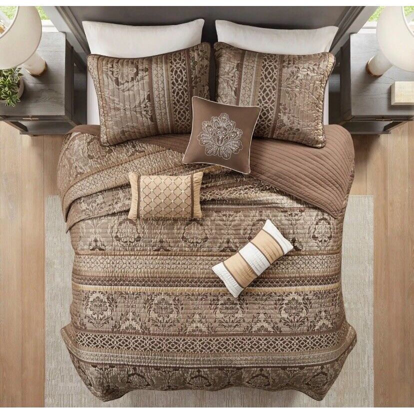 Madison Park Bellagio 6 Piece Jacquard Quilt Set with Throw Pillows
