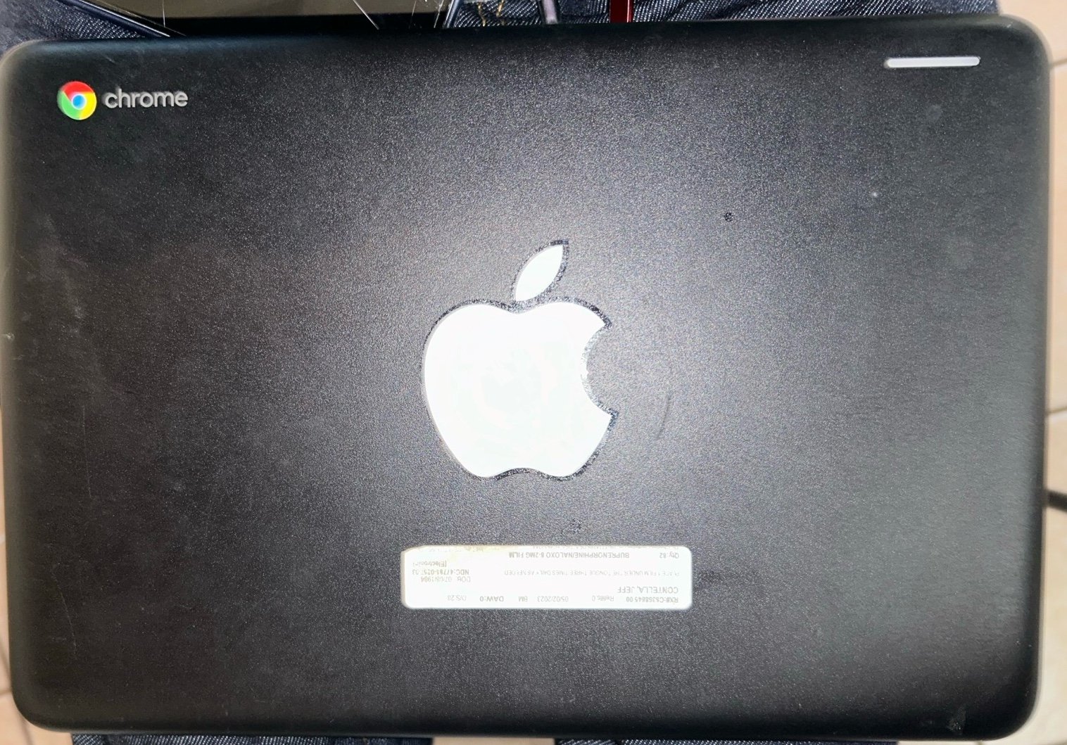 Like new dell Chromebook released in winter of 18 (pardon the photos!)