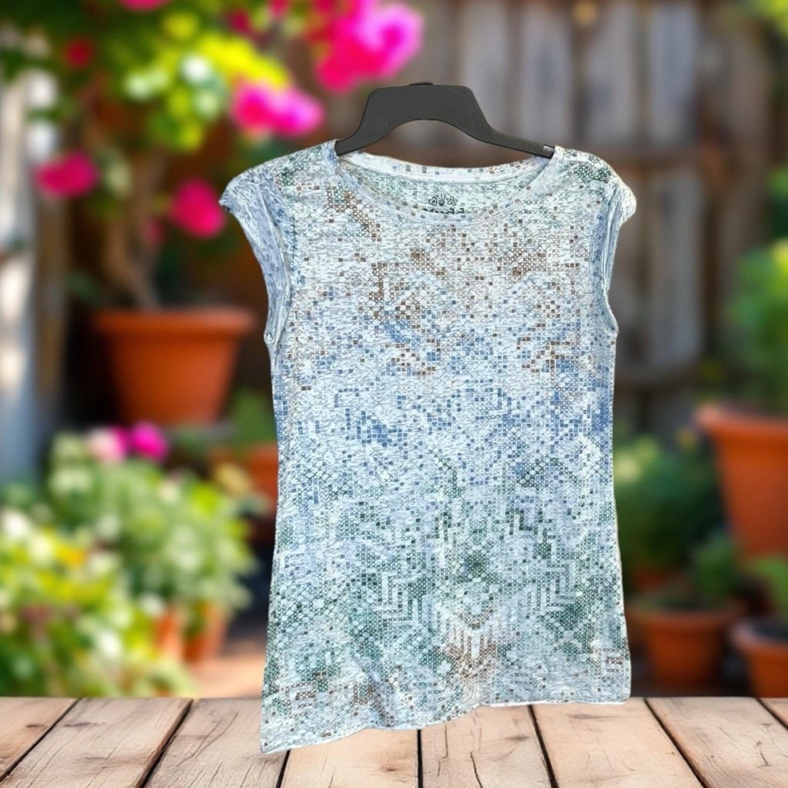 Mudd Blue Shirt w Brown, Green, Blue X’s & Squares Design Women Medium