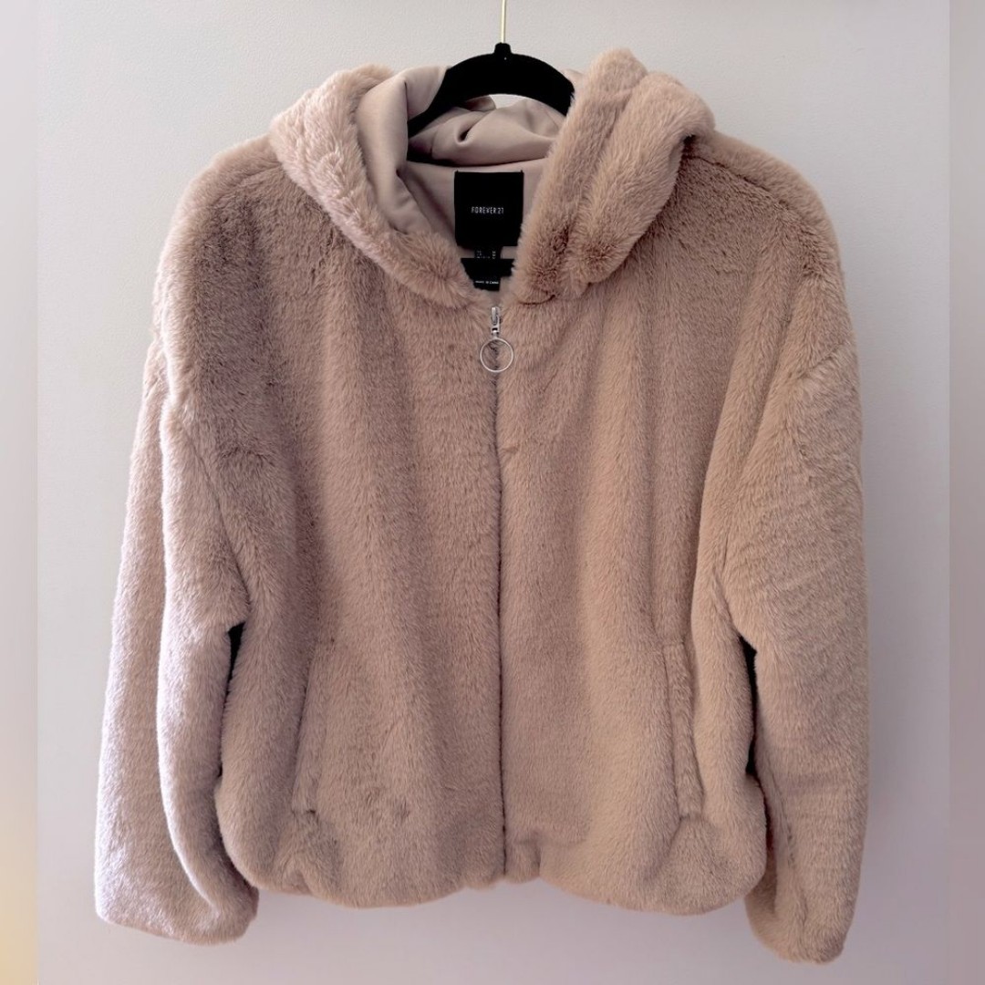 Forever 21 Cozy Light Brown Faux Fur Teddy Bear Zip Up Hooded Bomber Jacket Sz M