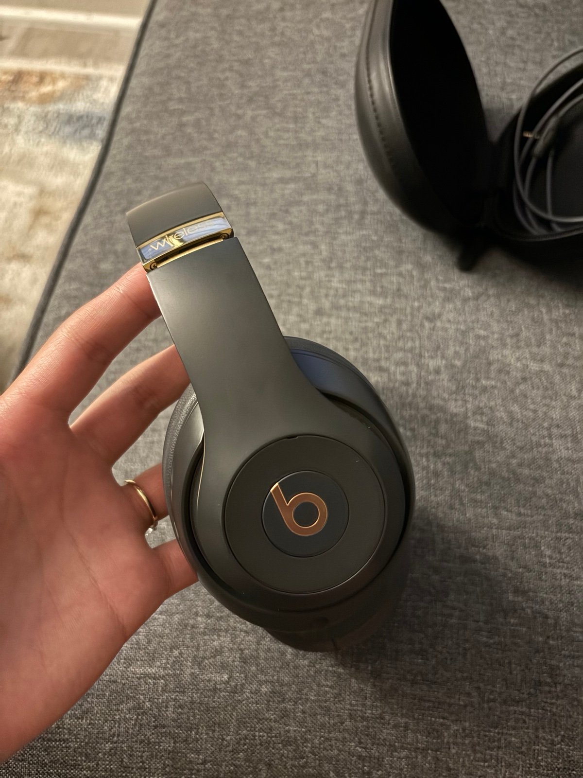 Beats beats over the ear wireless headphones
