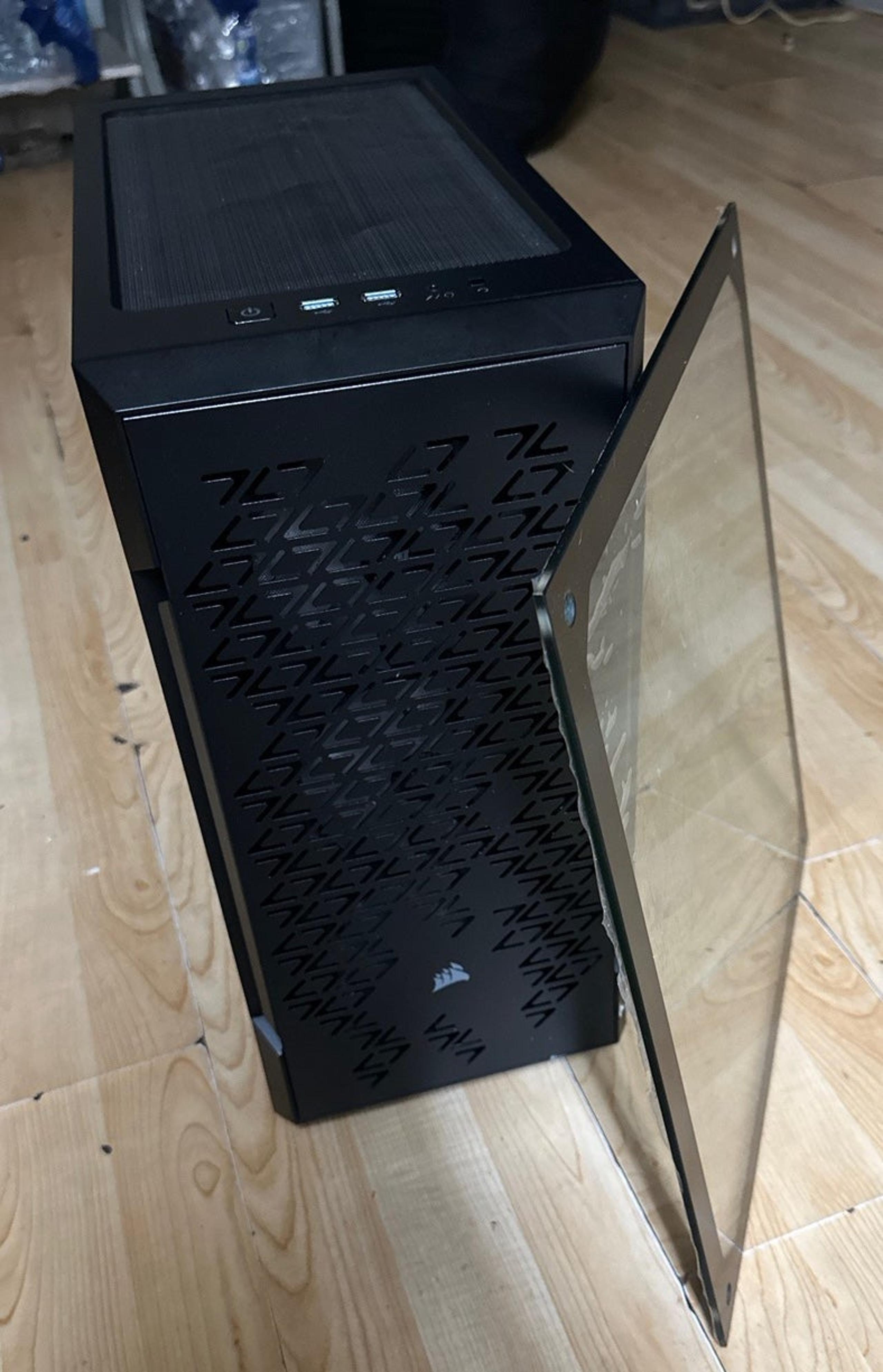 Corsair gaming case