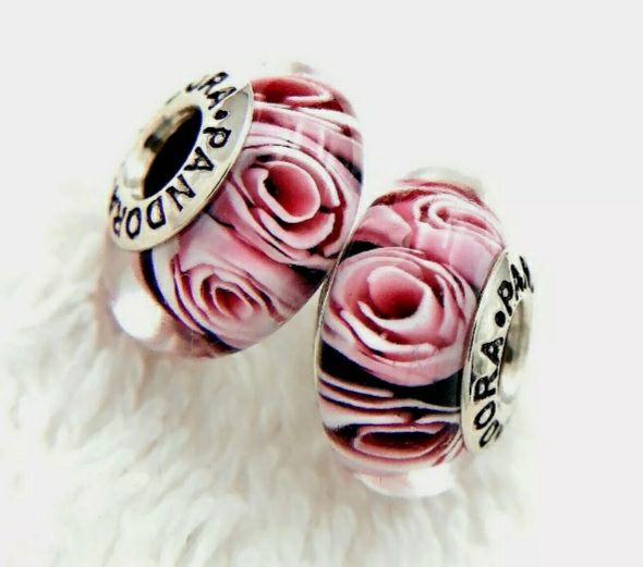Not available at this moment 1 pandora charm