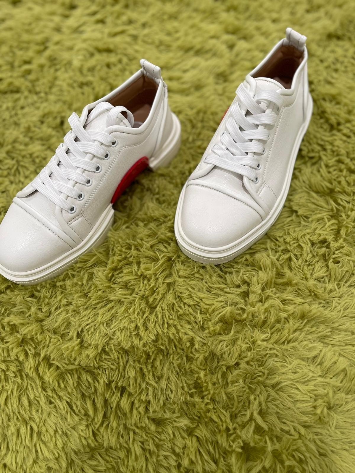 Men or women white sneakers EUR size 39
