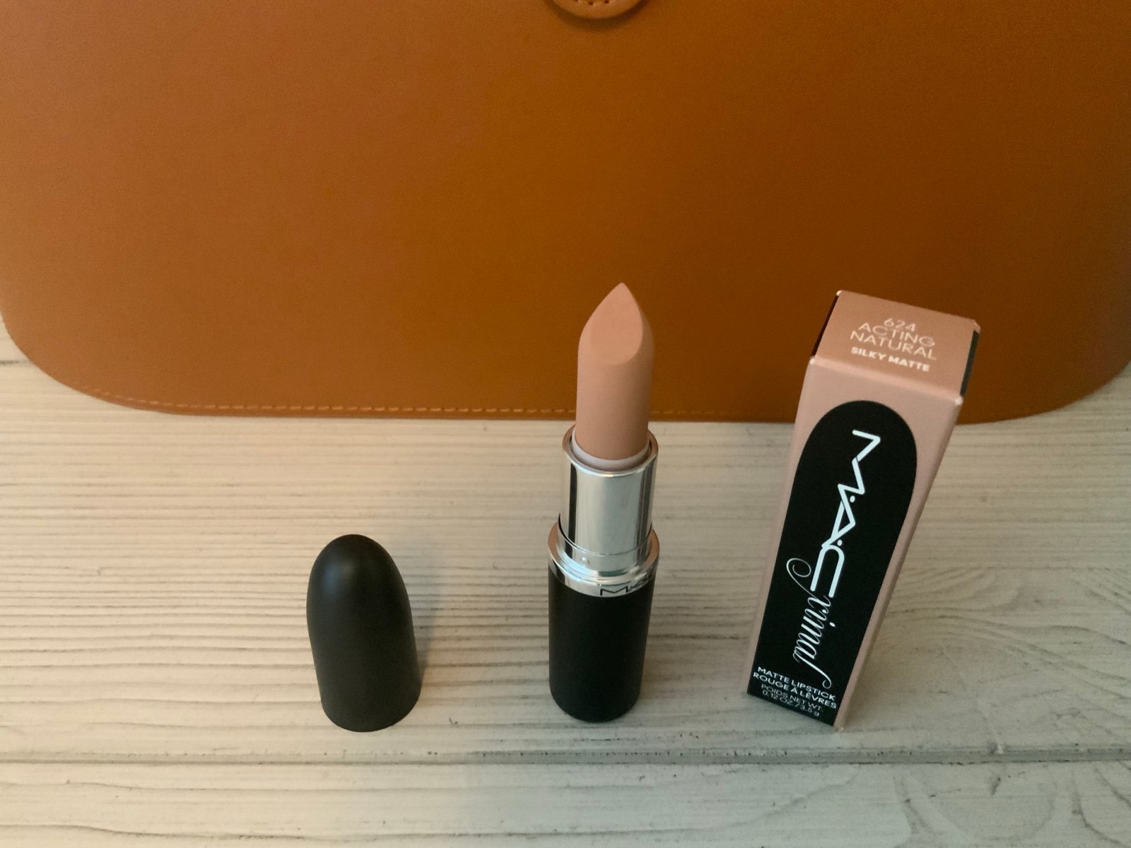 MAC LIPSTICK - ACTING NATURAL