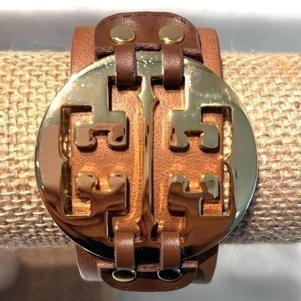 Wardani NY Brown Gold Plate Emblem Snap Leather Button Hand Bracelet