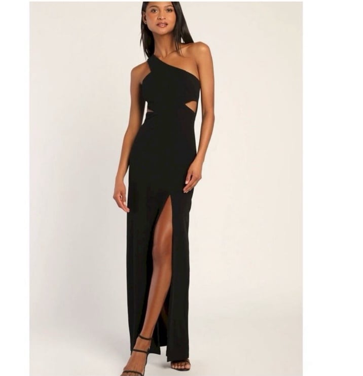 Lulus Show-Stopping Style NWT size Medium Black One-Shoulder Cutout Maxi Dress