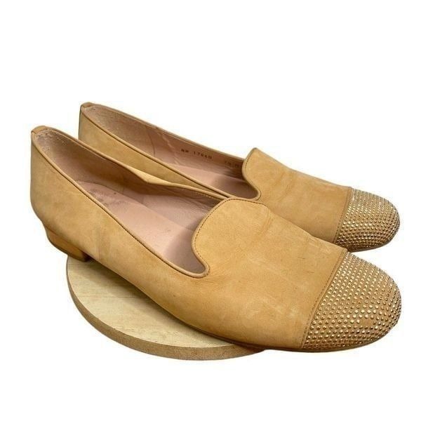 Stuart Weitzman Lingo Slip On Loafer 7.5 Beige Nubuck Nailhead Cap Toe Shoe Tan