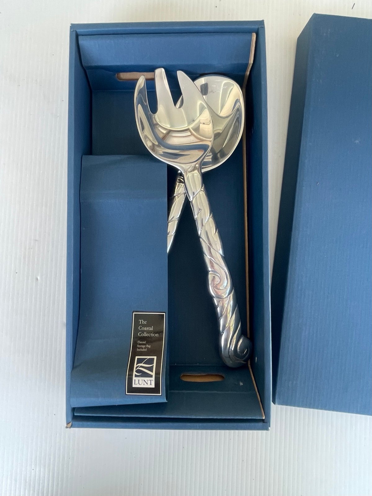 Vintage LUNT Silversmiths Shell Handle Serving Fork And Spoon in Original Box