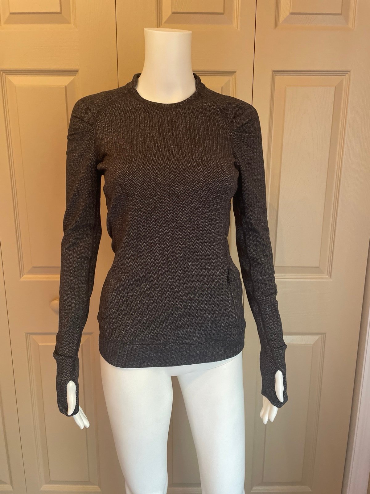 LULULEMON long chevron pattern top