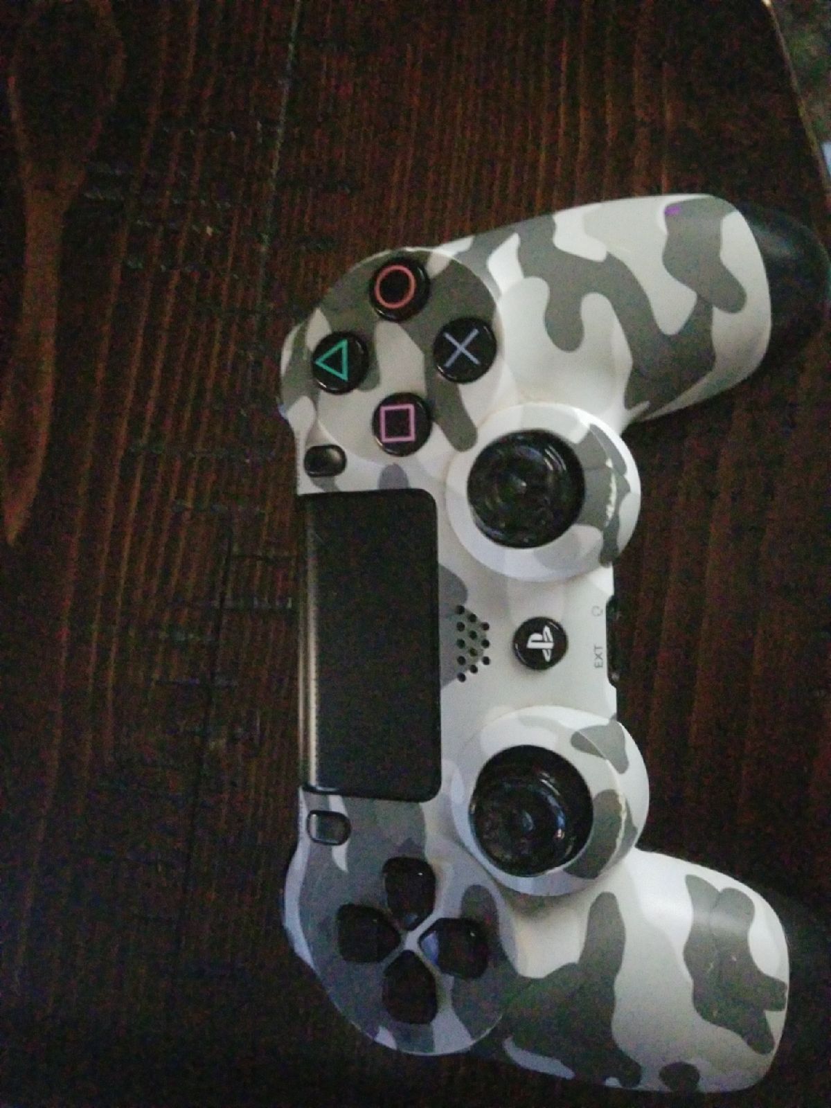 PS4 controller