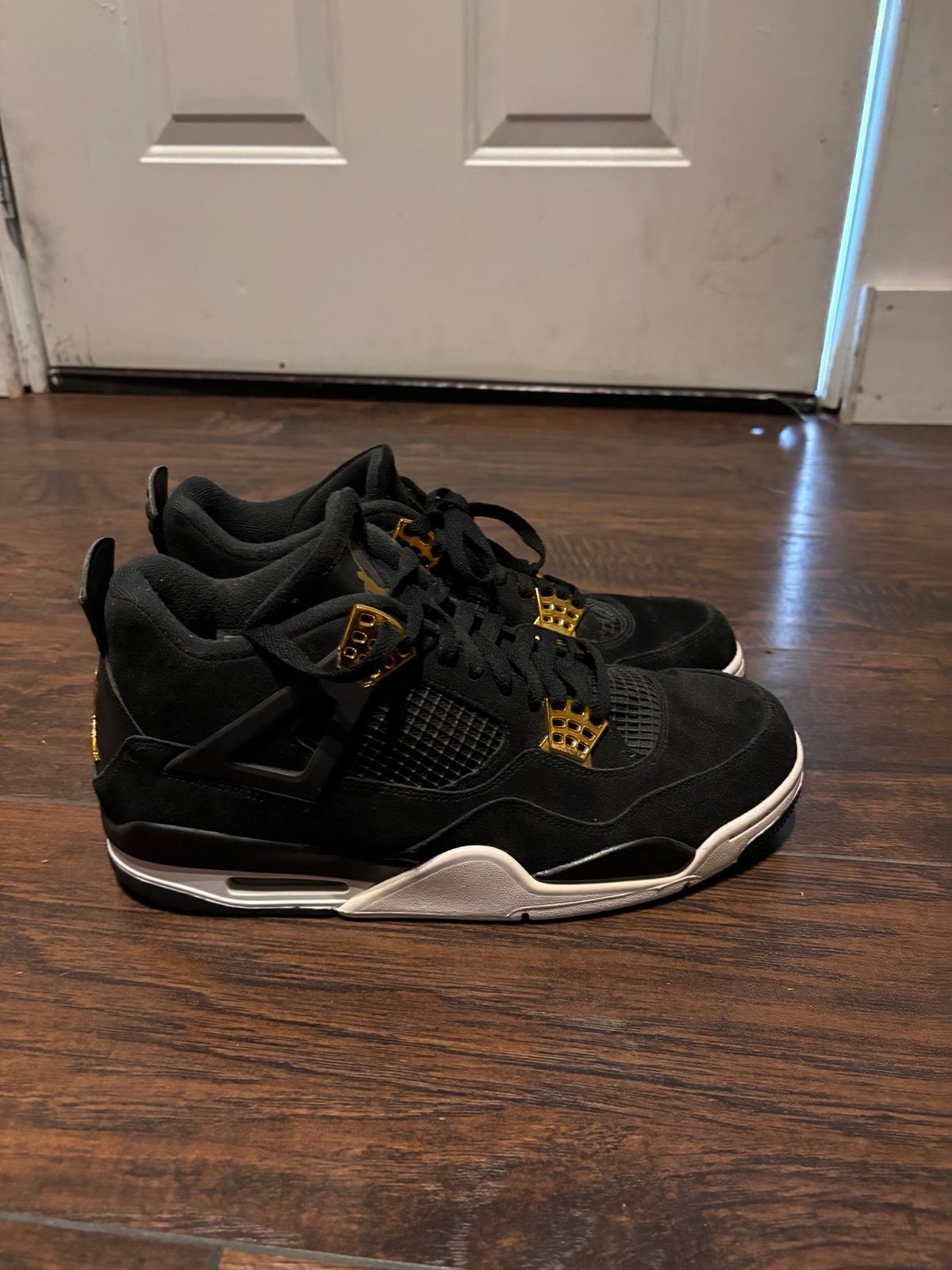 Jordan 4 retro royalty