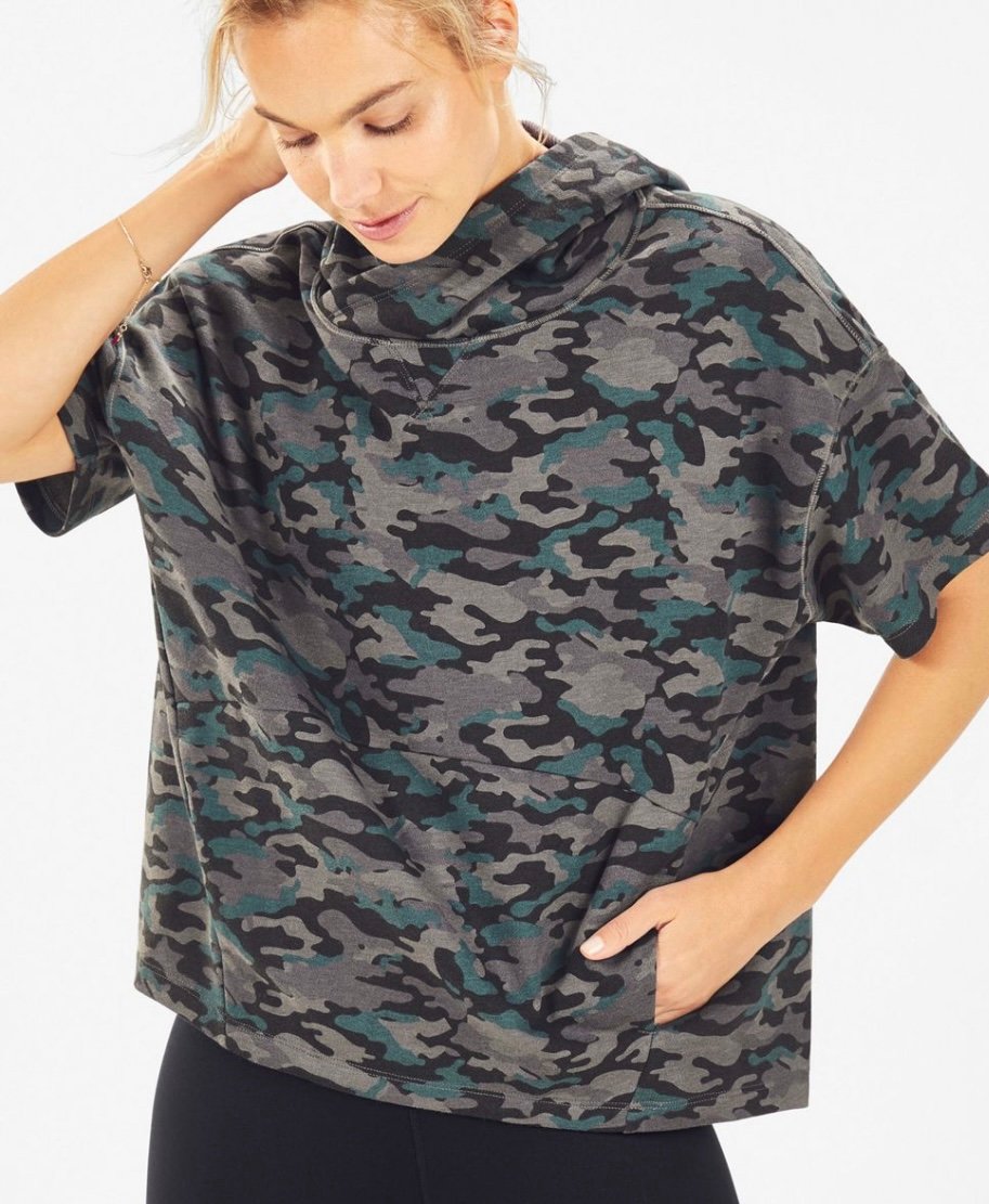 Womens Fabletics Hadley Hi Lo Short Sleeve Tee Hoodie Camo Print Size XS Pockets