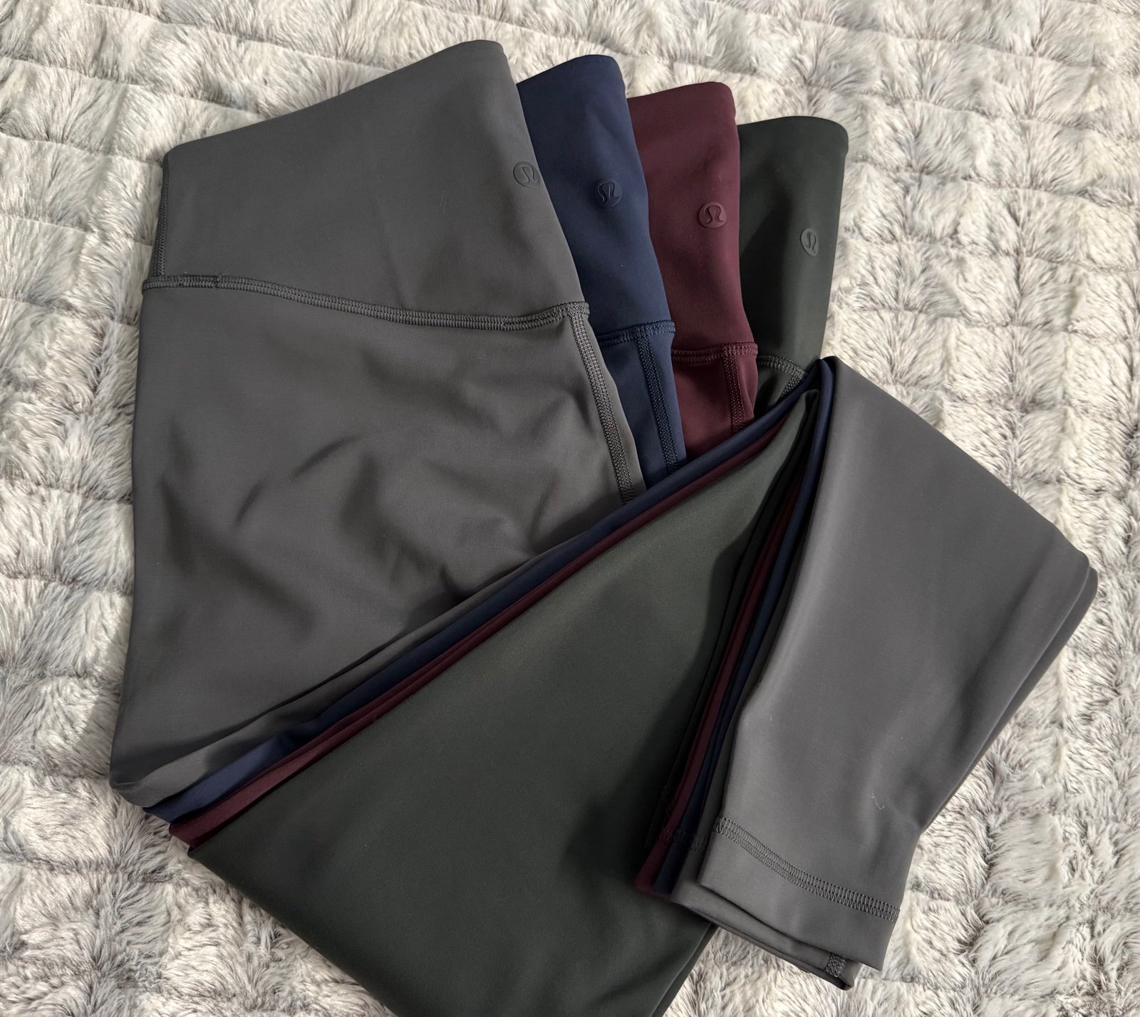 Lot Of (4) Lululemon Wunder Under Smootcover HR , length 28” size 6 NWOT