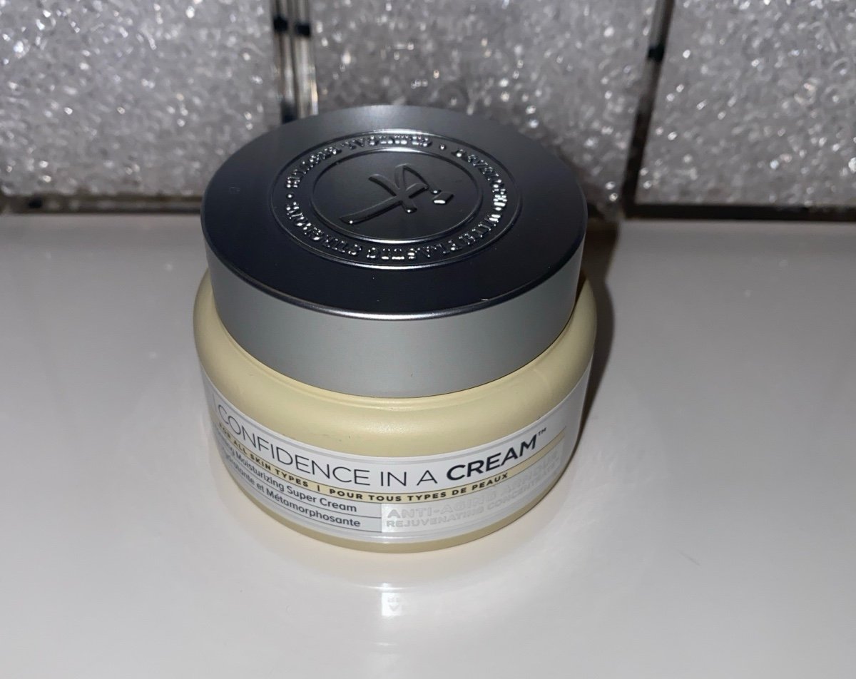 It cosmetics confidence in a cream face moisturizer