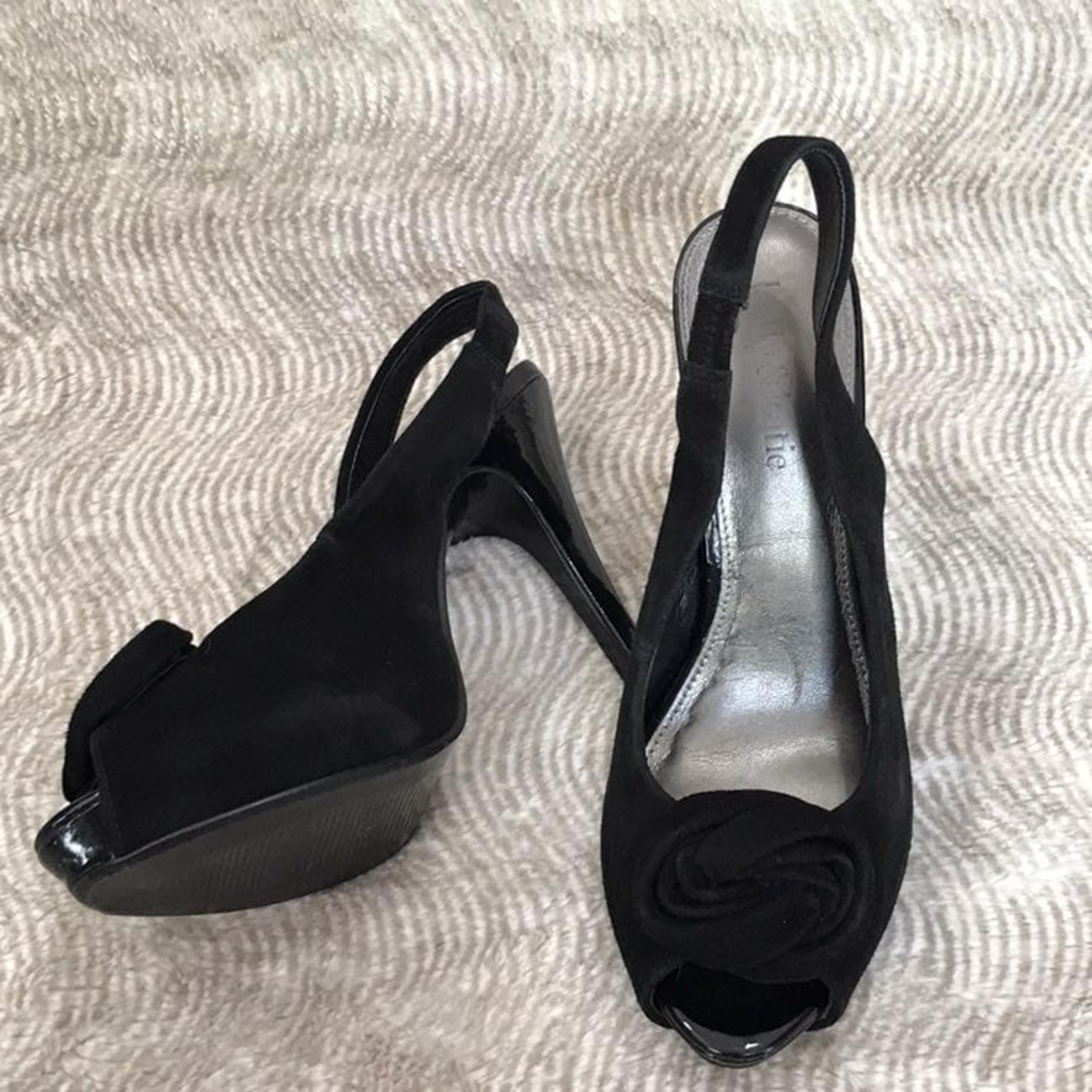 KELLY & KATIE Suede Heels, Black 6.5