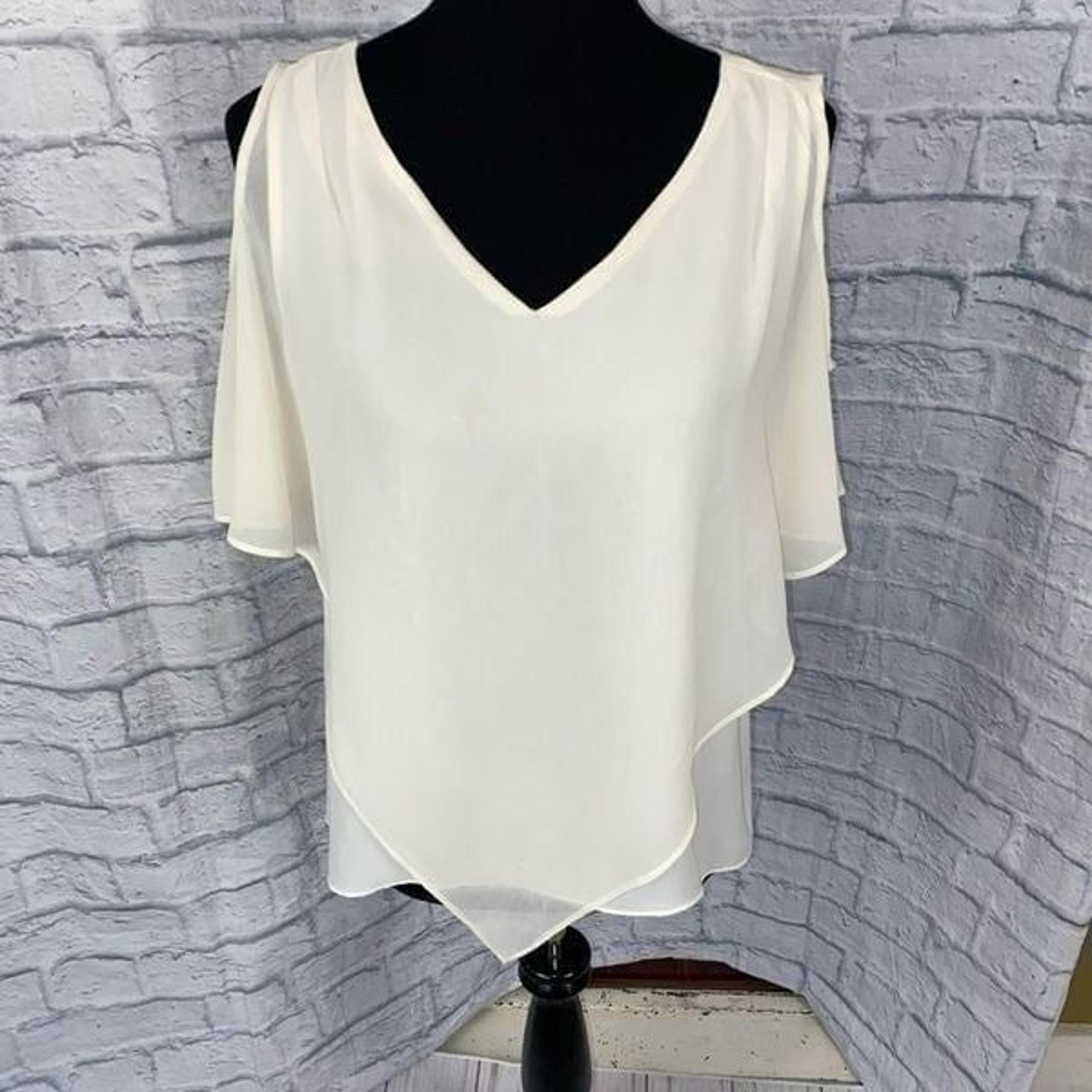 Esley cold shoulder v-cut tank w/sheer triangle cut outer layer white sz S